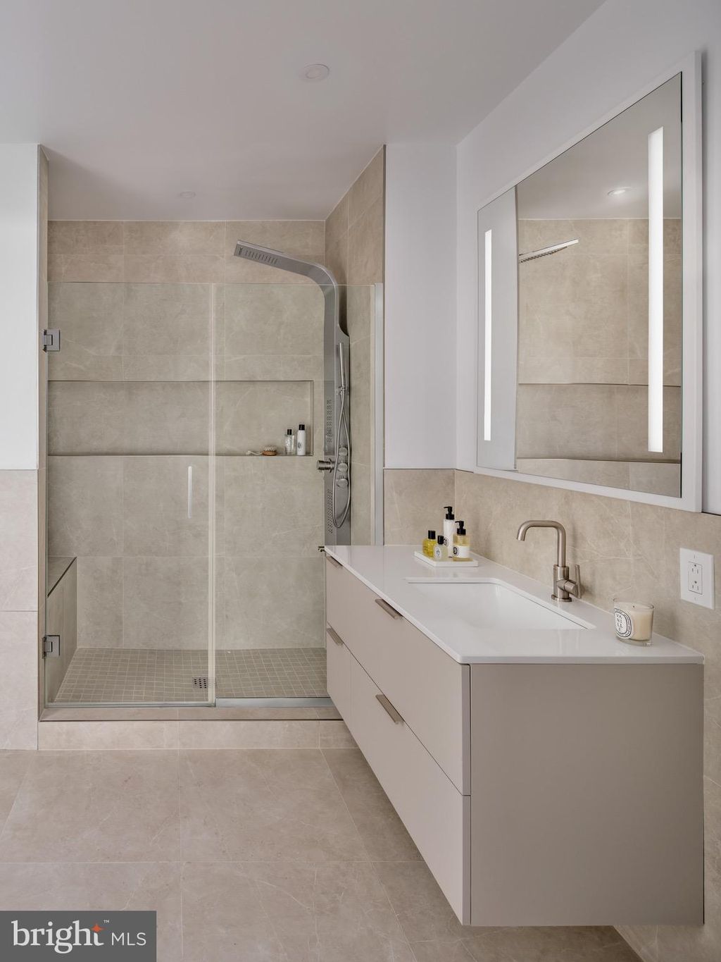 Photo of 809 Poplar St #E, PHILADELPHIA, PA 19123 (MLS # PAPH2564804)