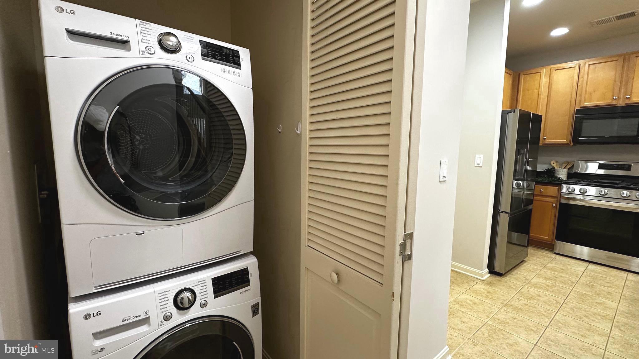 HALSTEAD AT THE METRO - Residential