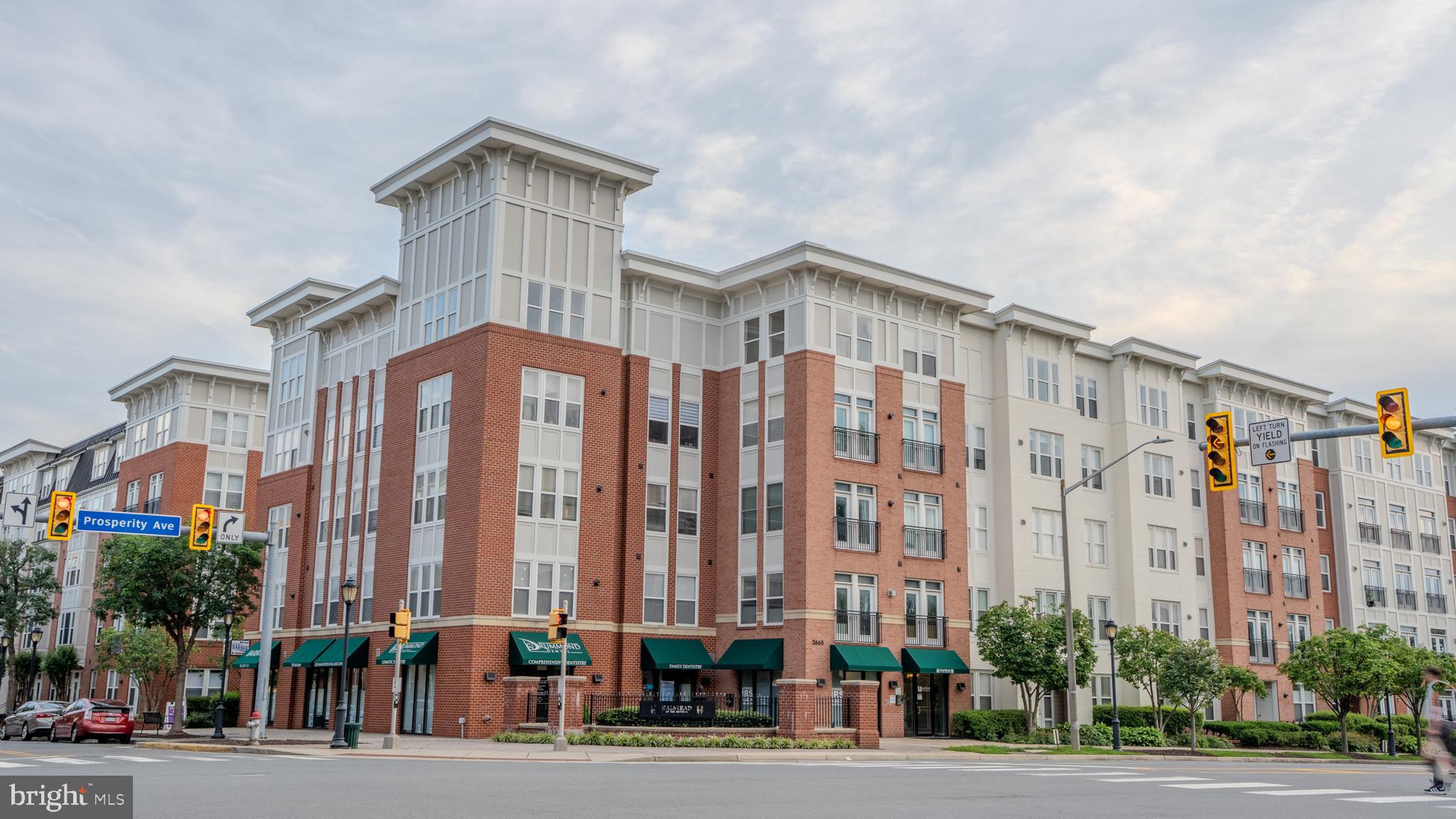 HALSTEAD AT THE METRO - Residential