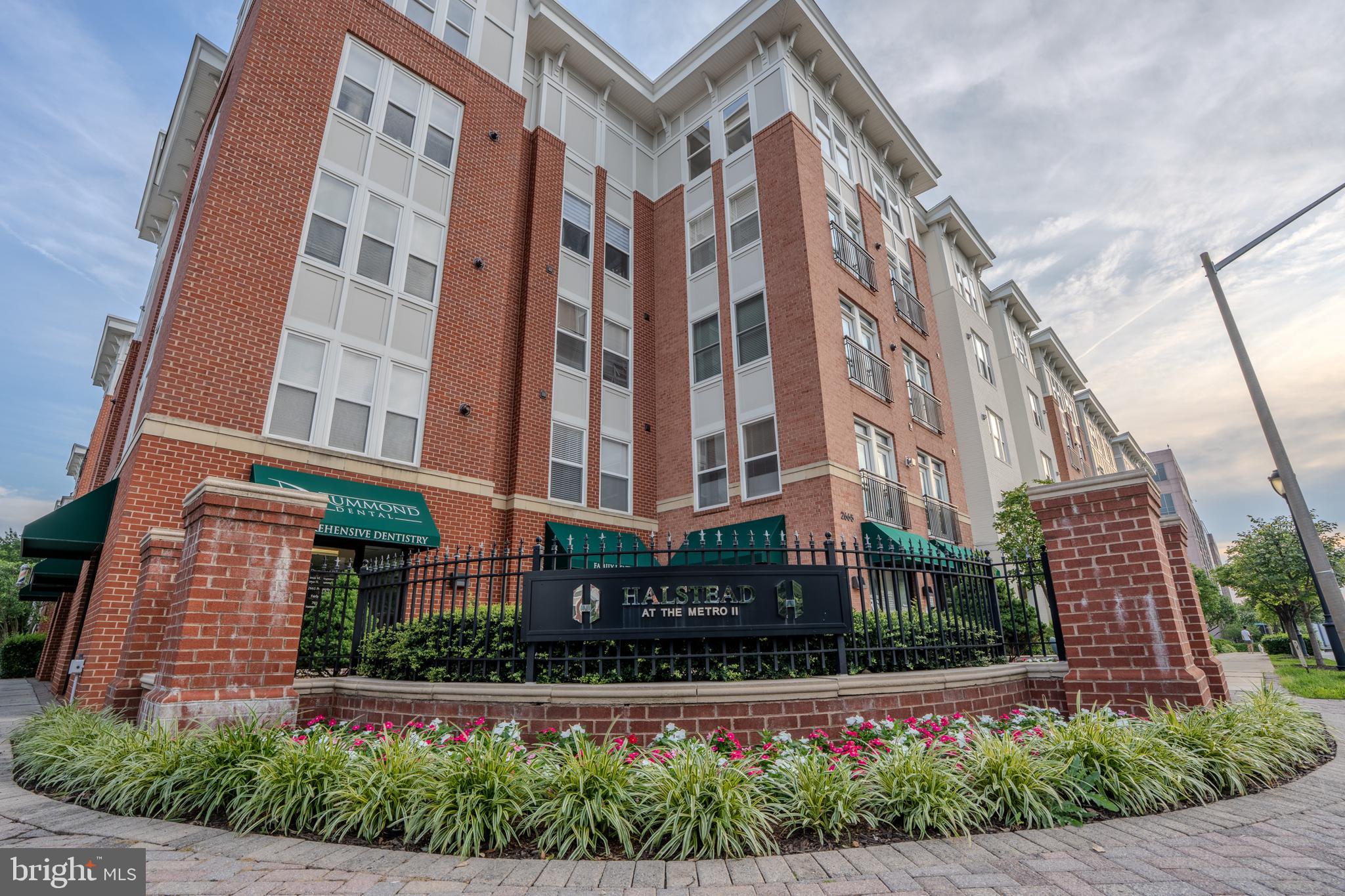 HALSTEAD AT THE METRO - Residential