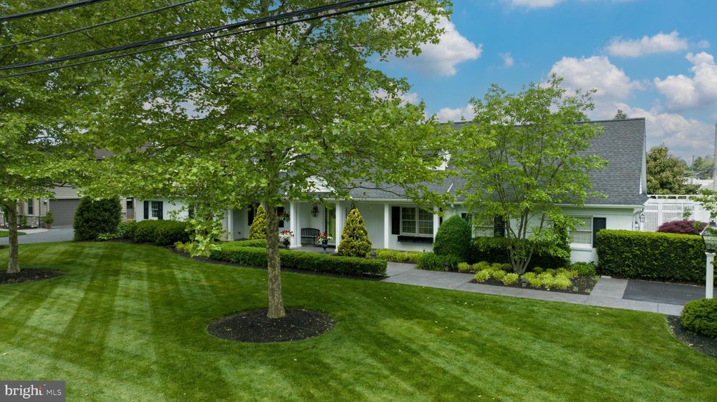 Photo of 599 VALLEY VIEW DR, NEW HOLLAND, PA 17557 (MLS # PALA2035524)