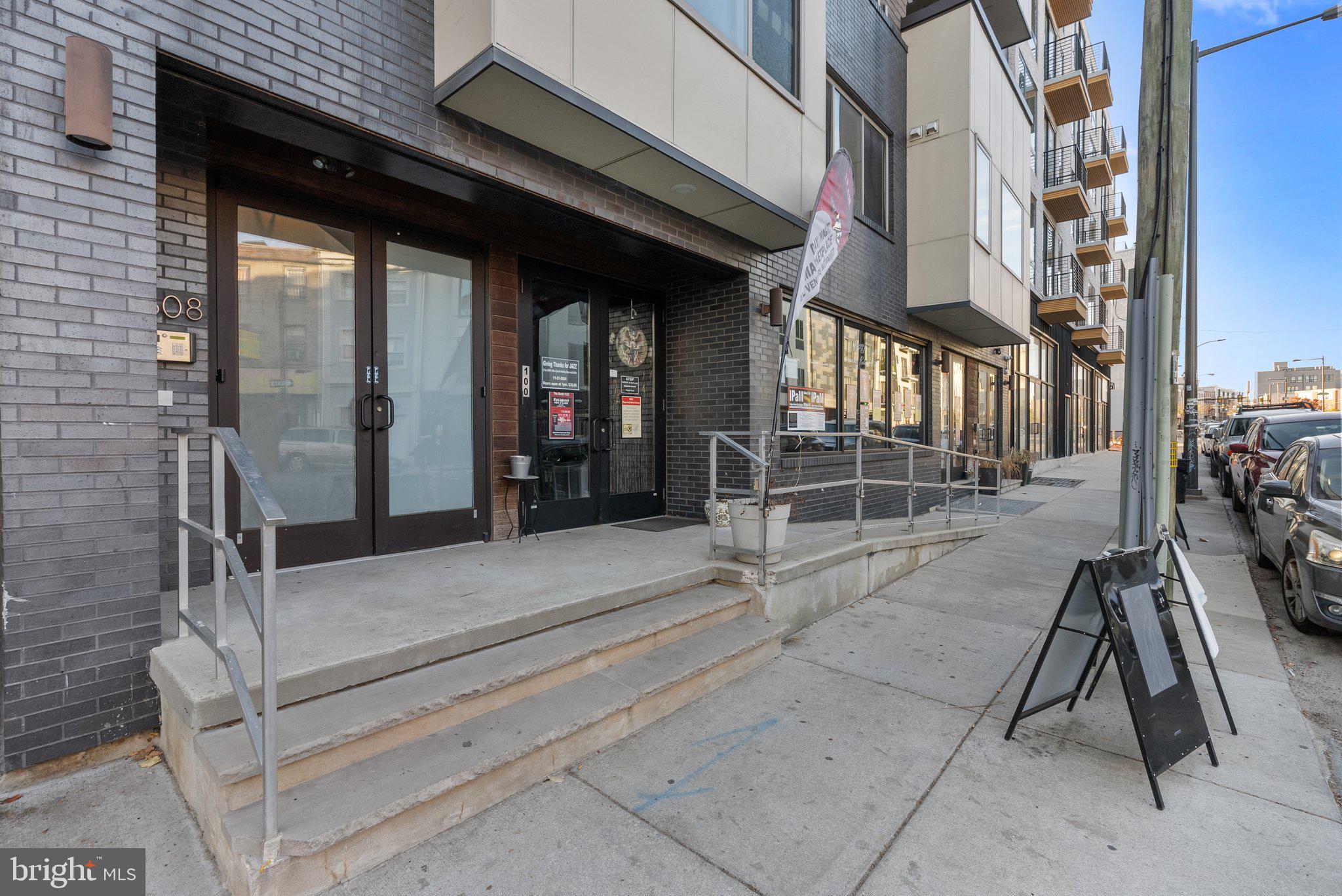 1608 RIDGE AVENUE 302