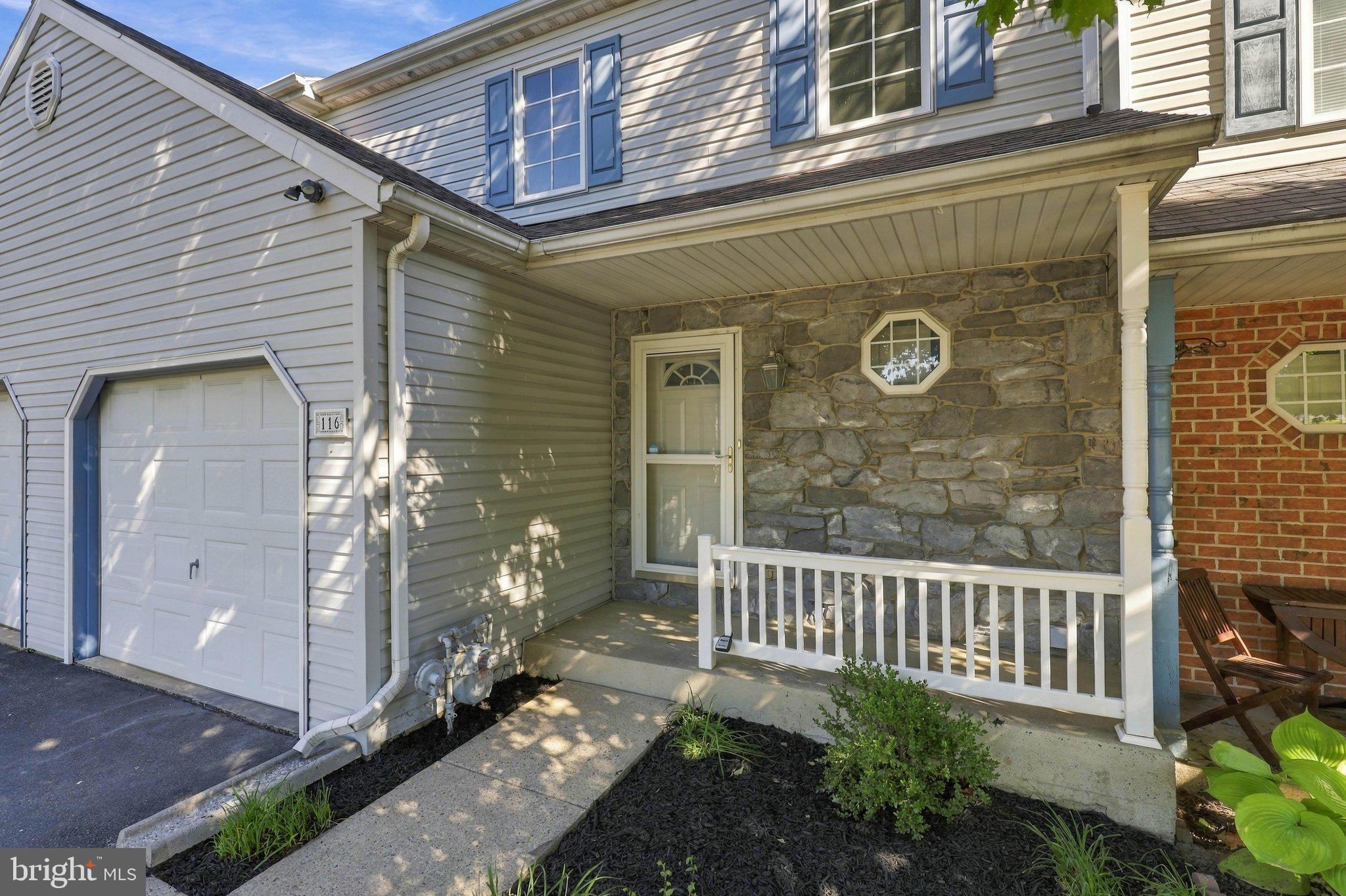 116 PARKLAWN COURT