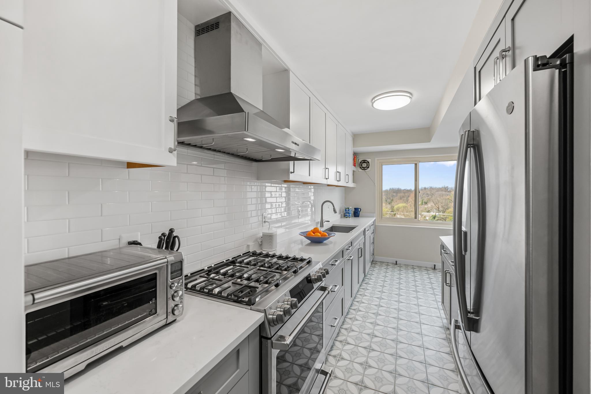 4201 CATHEDRAL AVENUE NW 1124 E