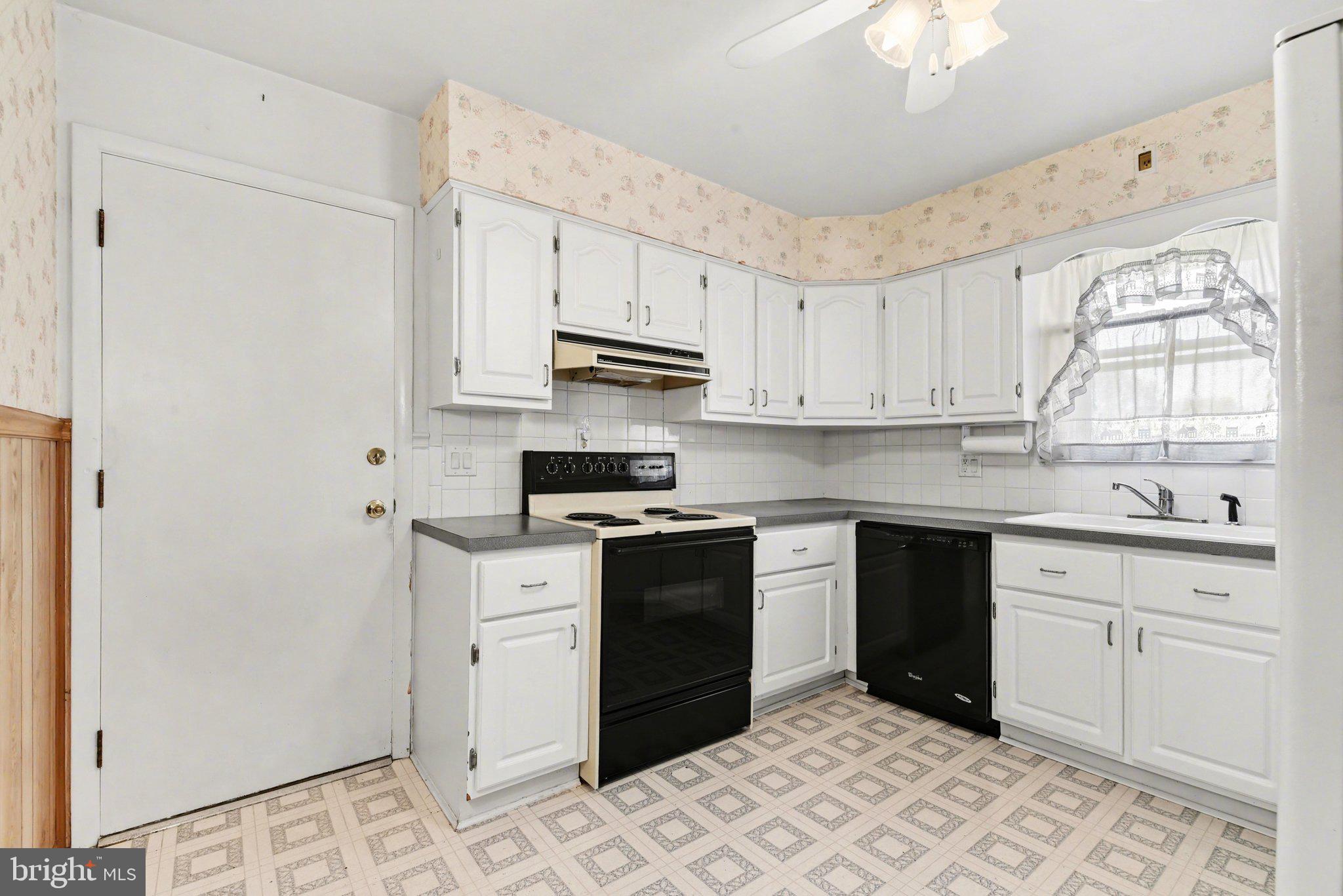 CLIFTON HEIGHTS - Residential