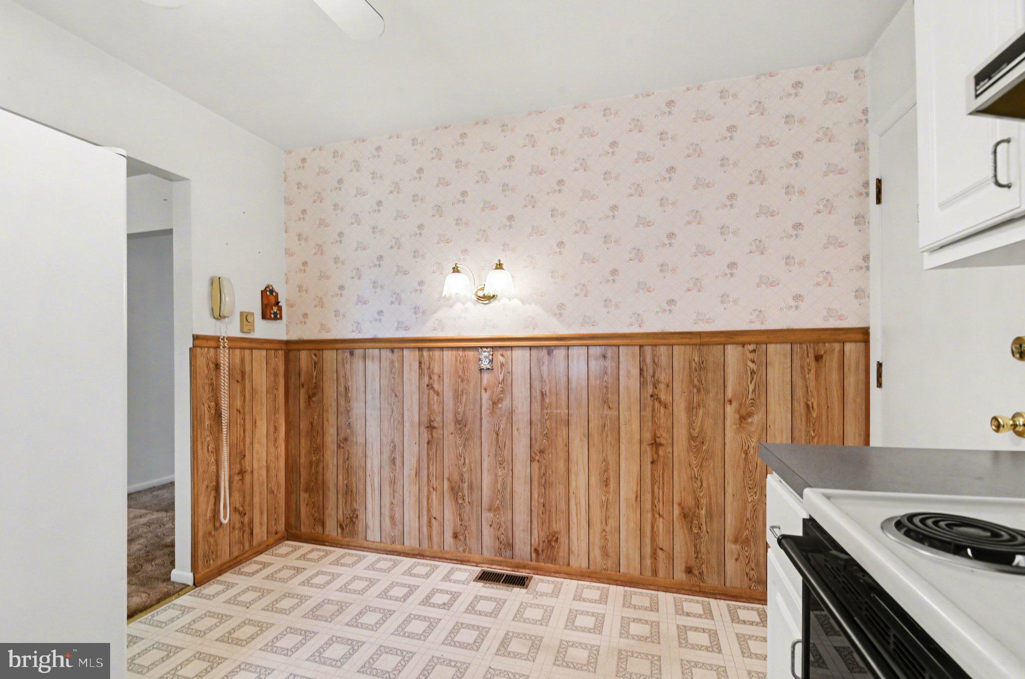 CLIFTON HEIGHTS - Residential