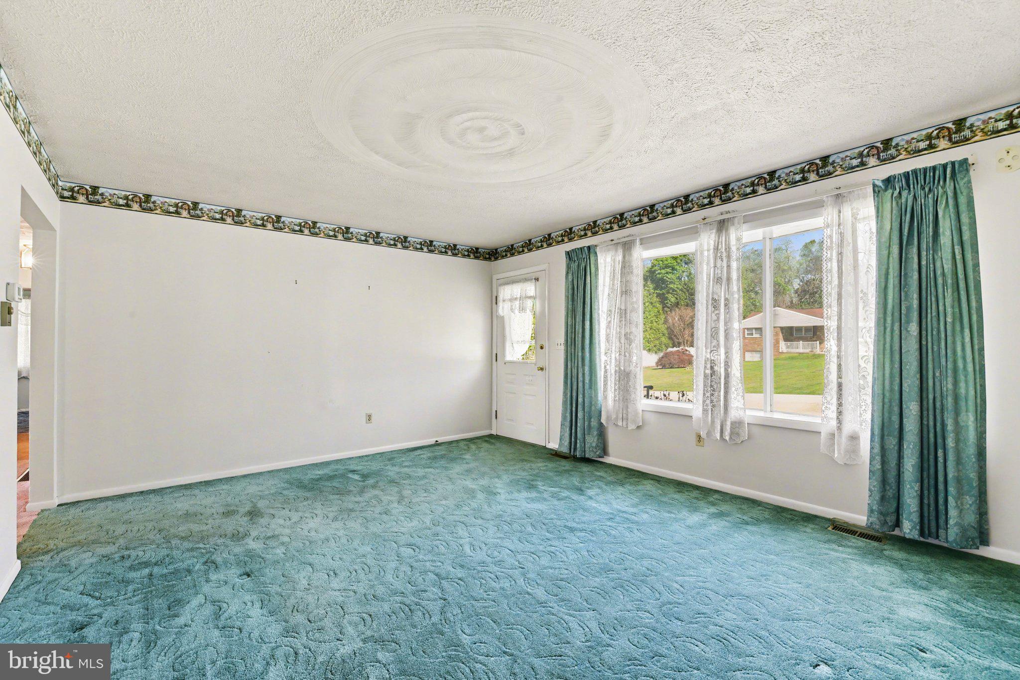 CLIFTON HEIGHTS - Residential