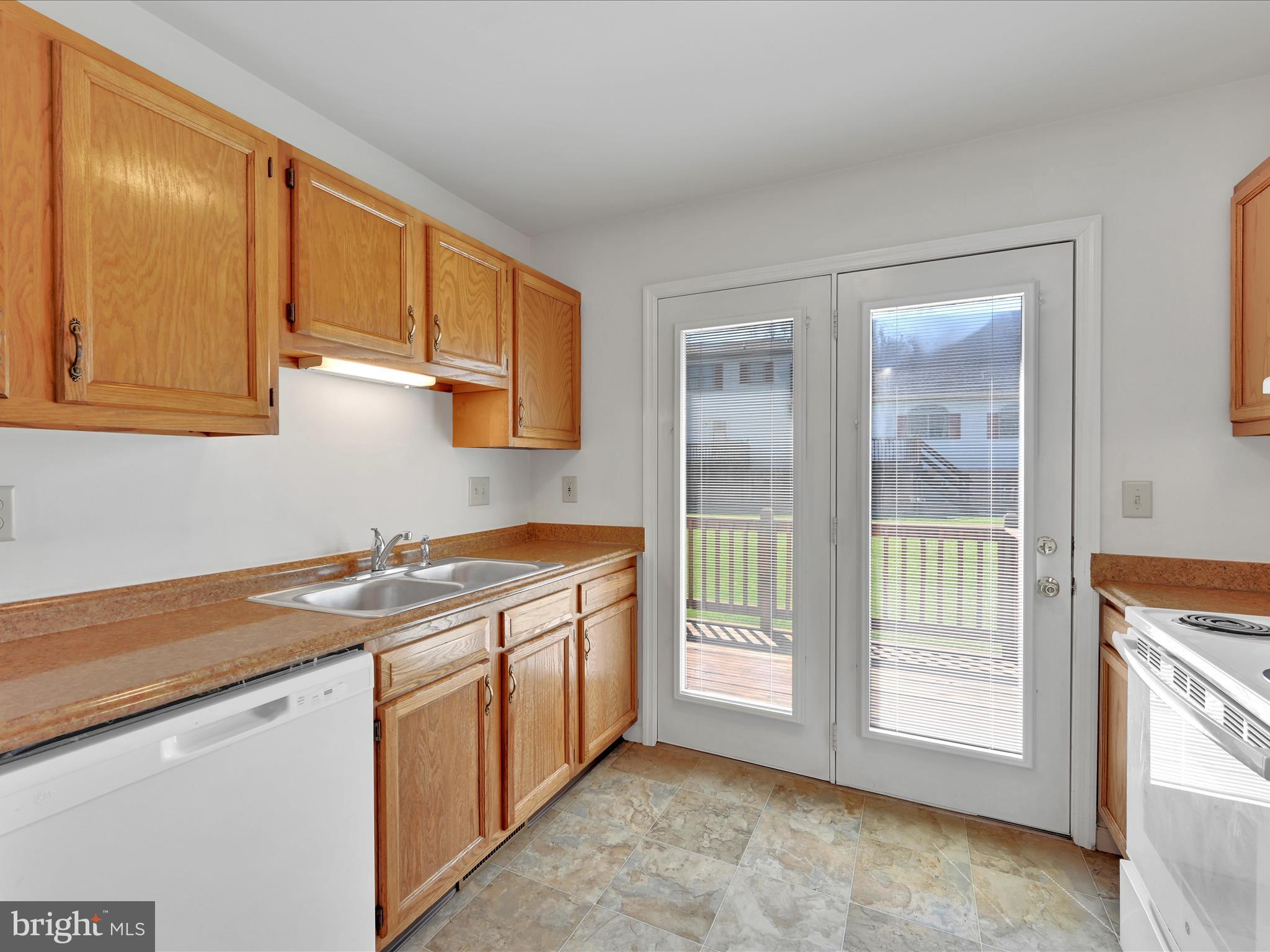 OAK HILLS - Residential