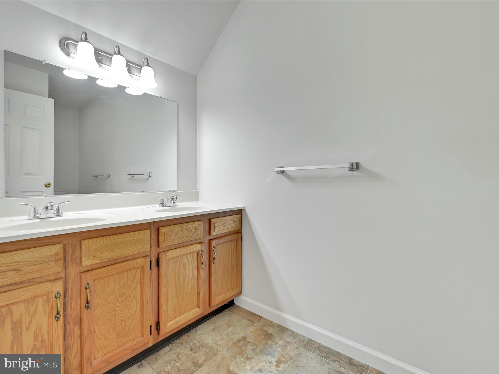 OAK HILLS - Residential