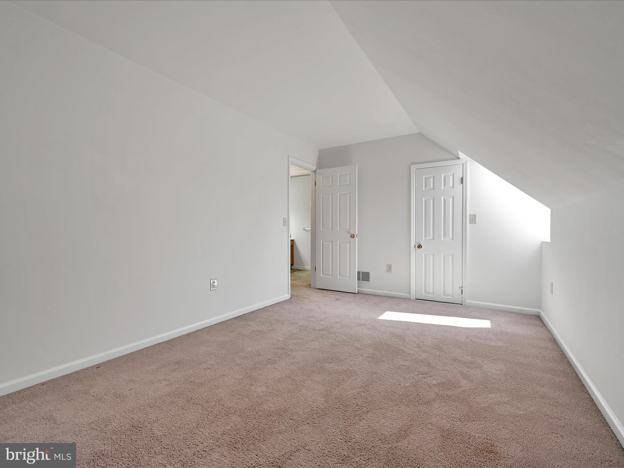 OAK HILLS - Residential