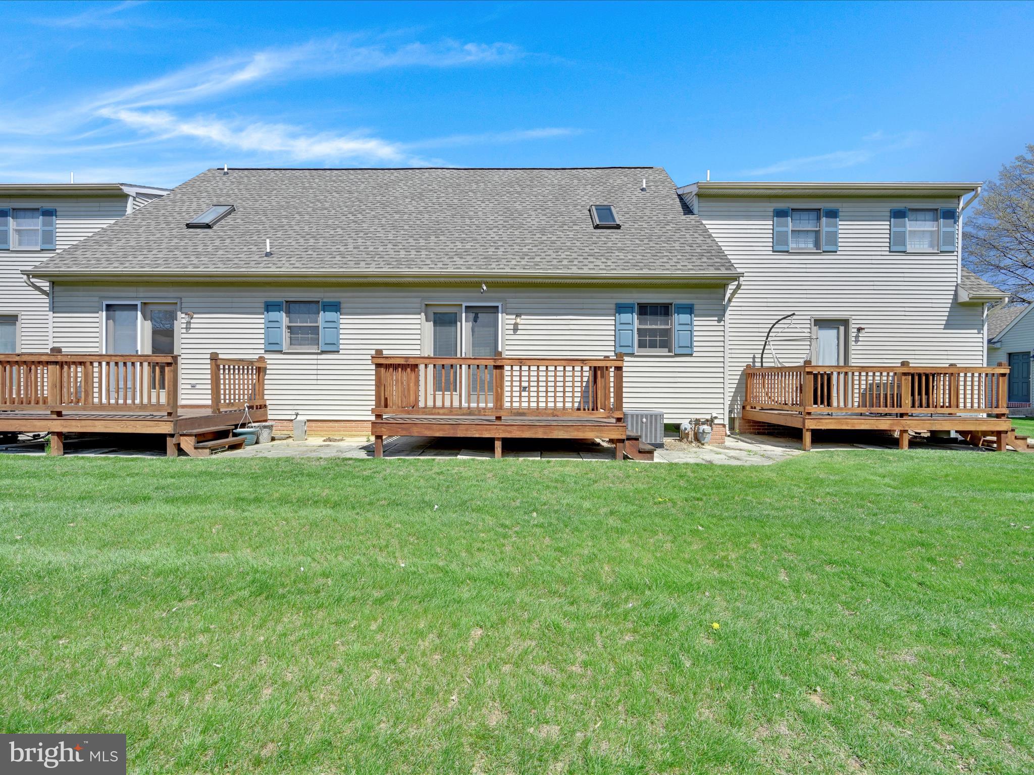 OAK HILLS - Residential