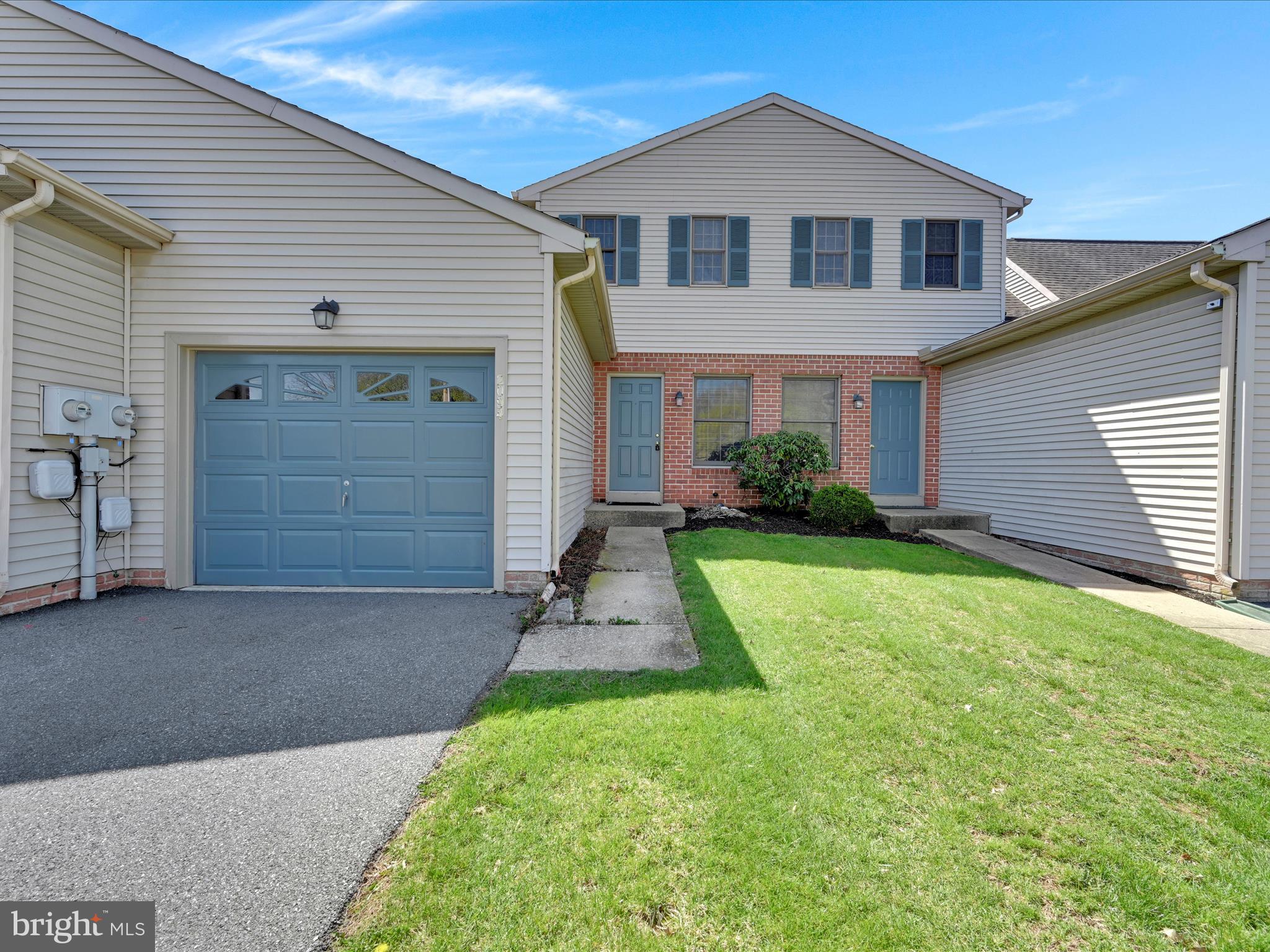 OAK HILLS - Residential