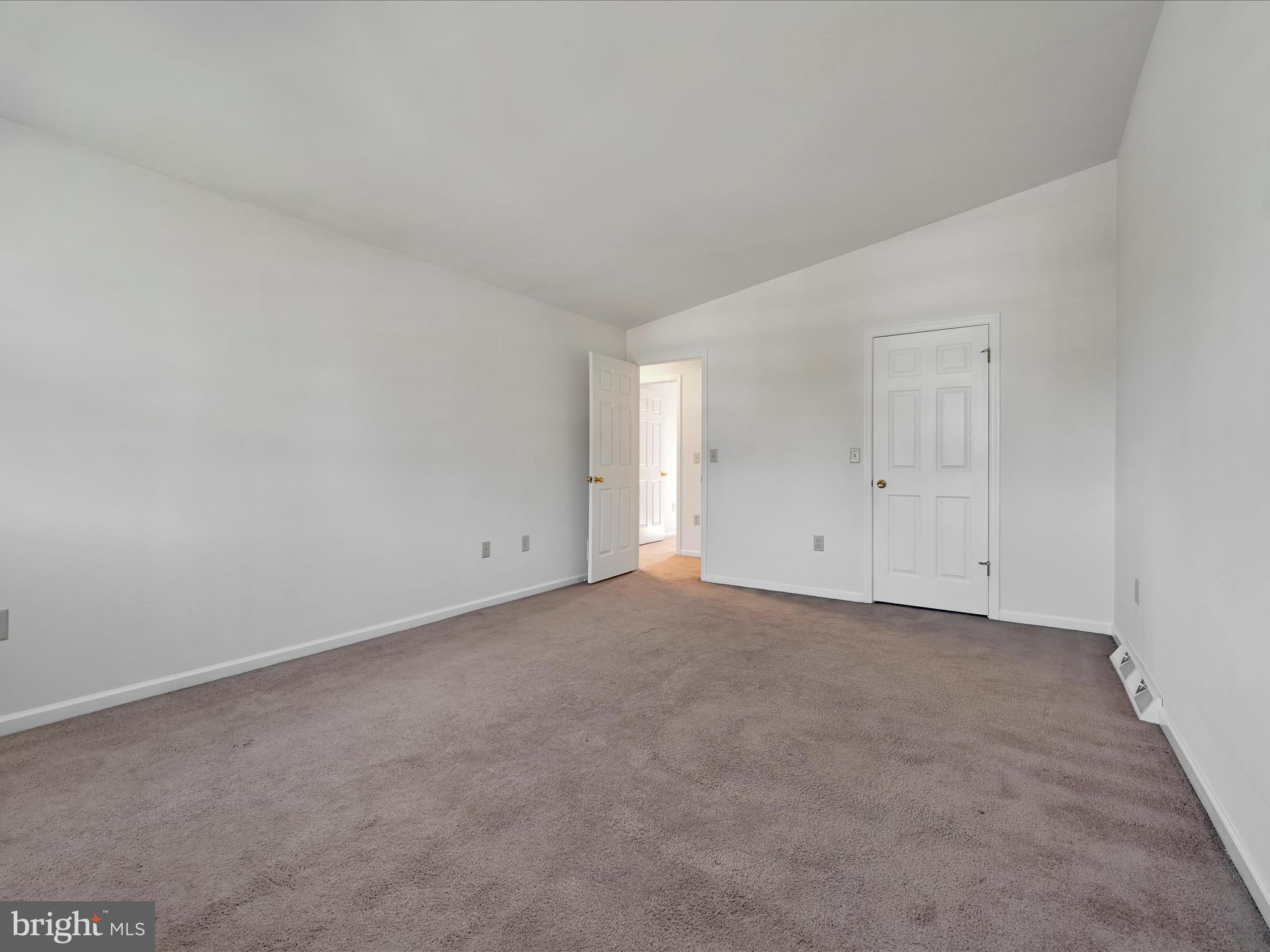 OAK HILLS - Residential