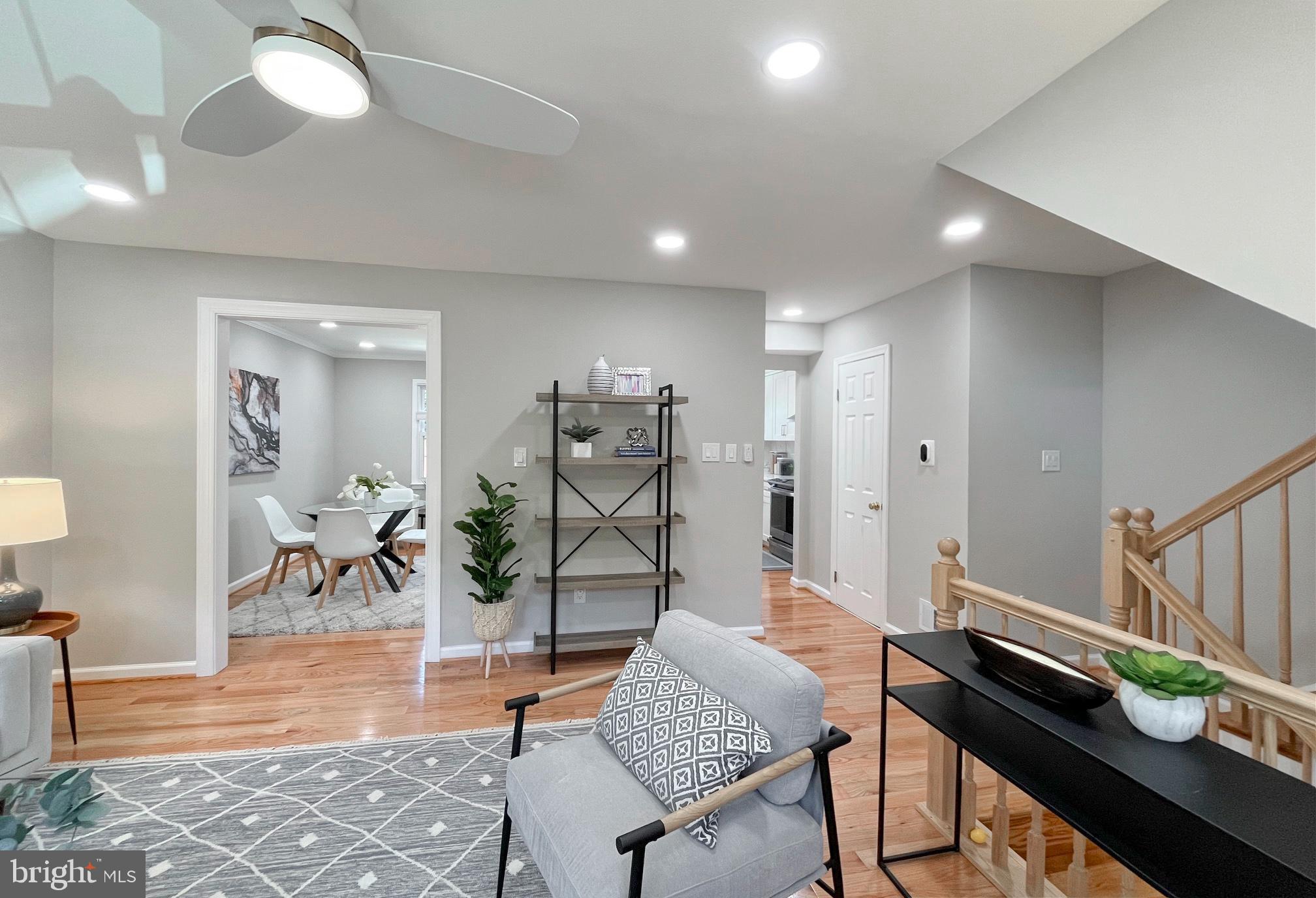 3225 VISCOUNT COURT