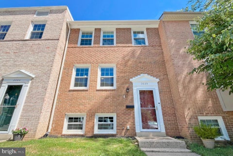 Photo of 3225 Viscount Court, ANNANDALE, VA 22003 (MLS # VAFX2321564)
