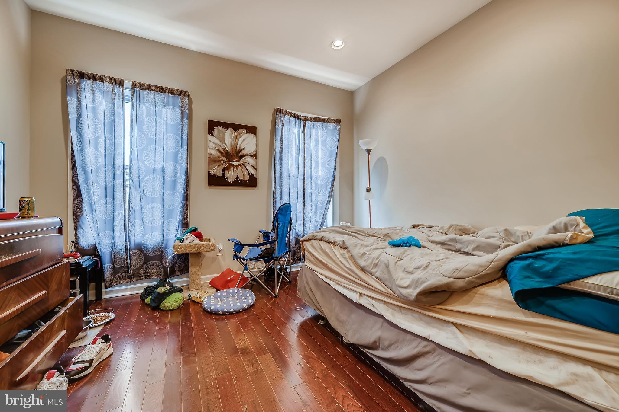 MILTON MONTFORD - Residential