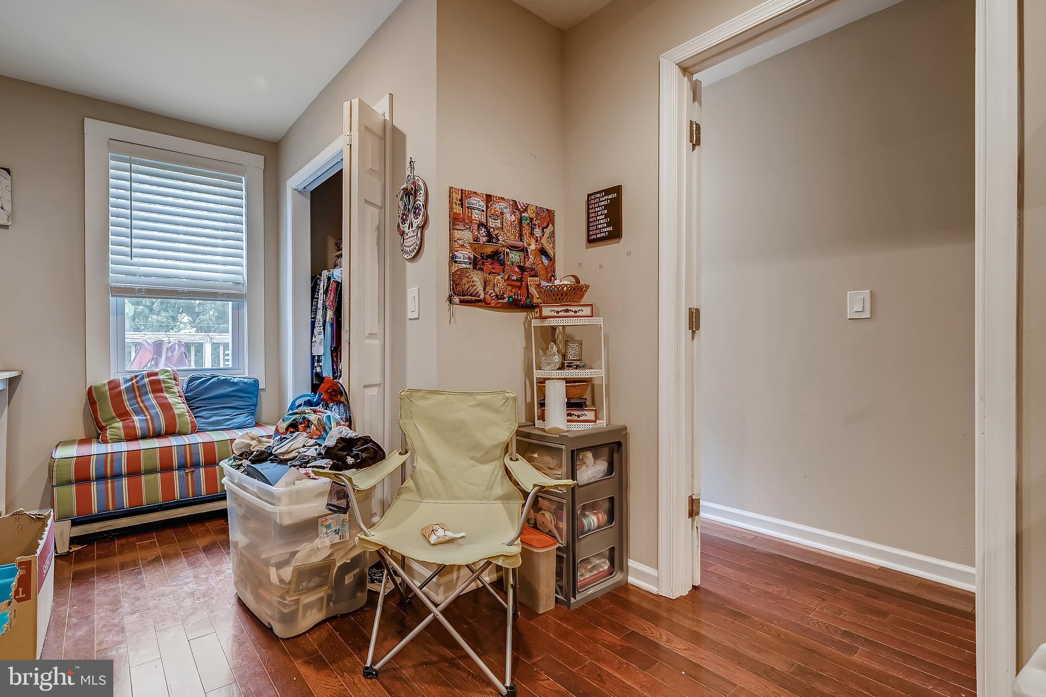 MILTON MONTFORD - Residential