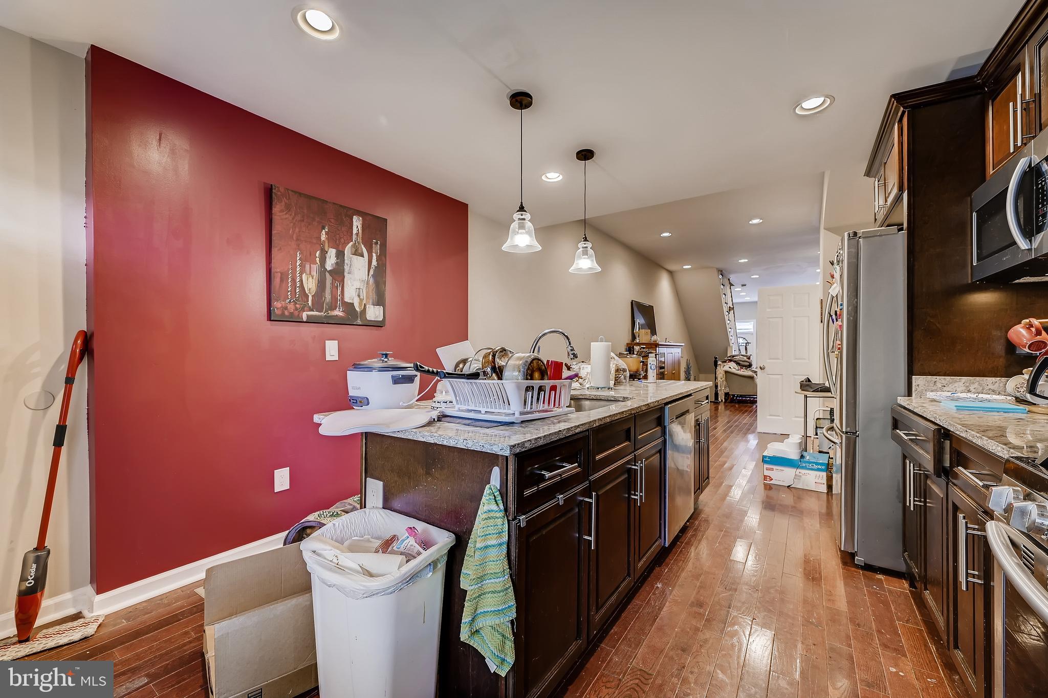 MILTON MONTFORD - Residential