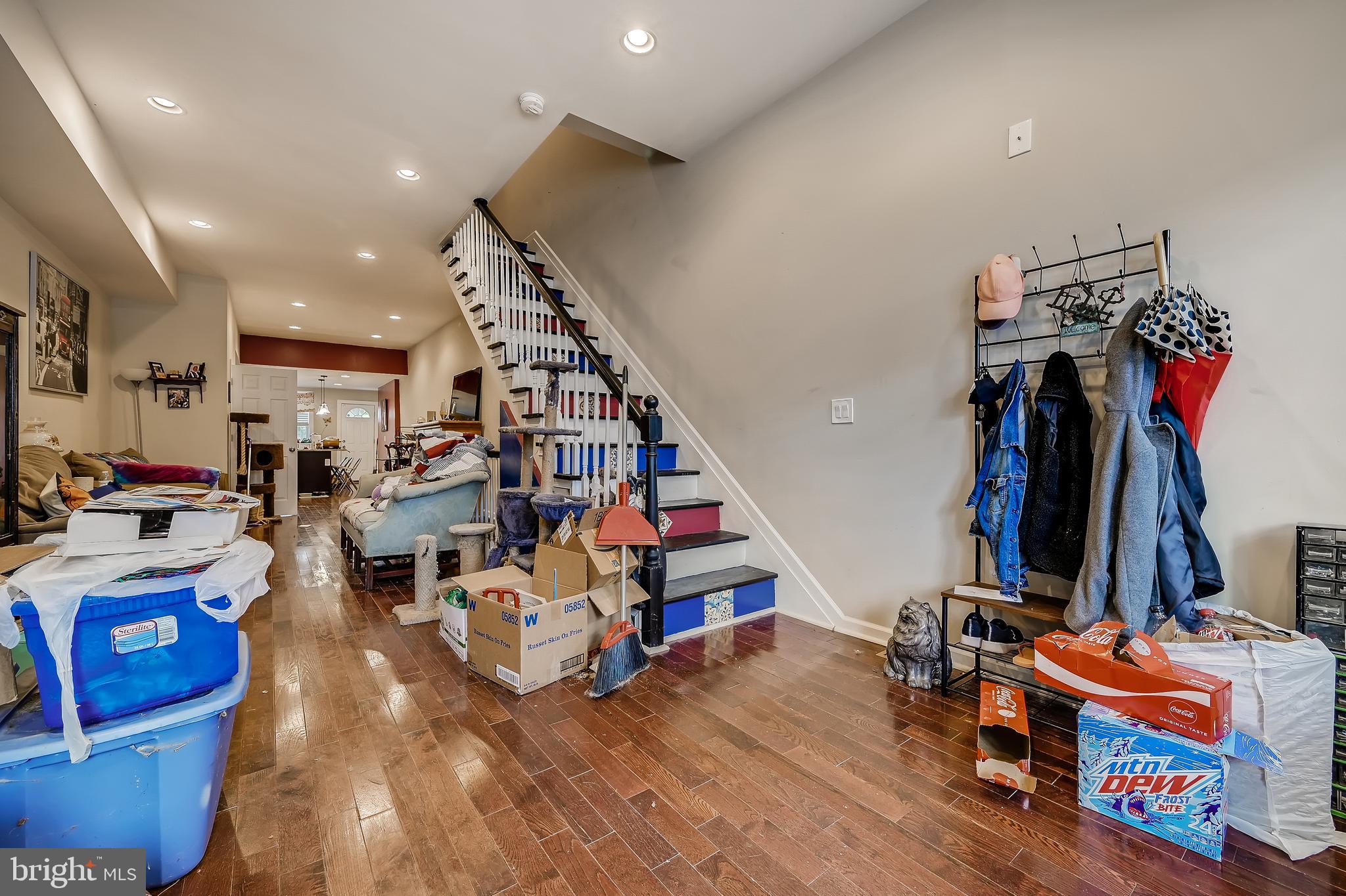 MILTON MONTFORD - Residential