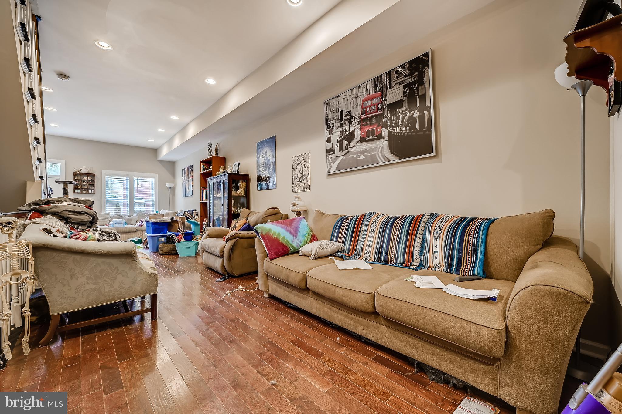 MILTON MONTFORD - Residential