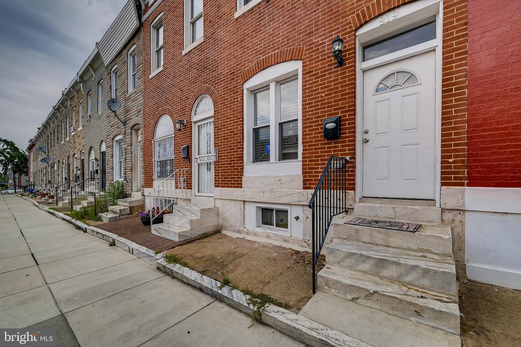 MILTON MONTFORD - Residential