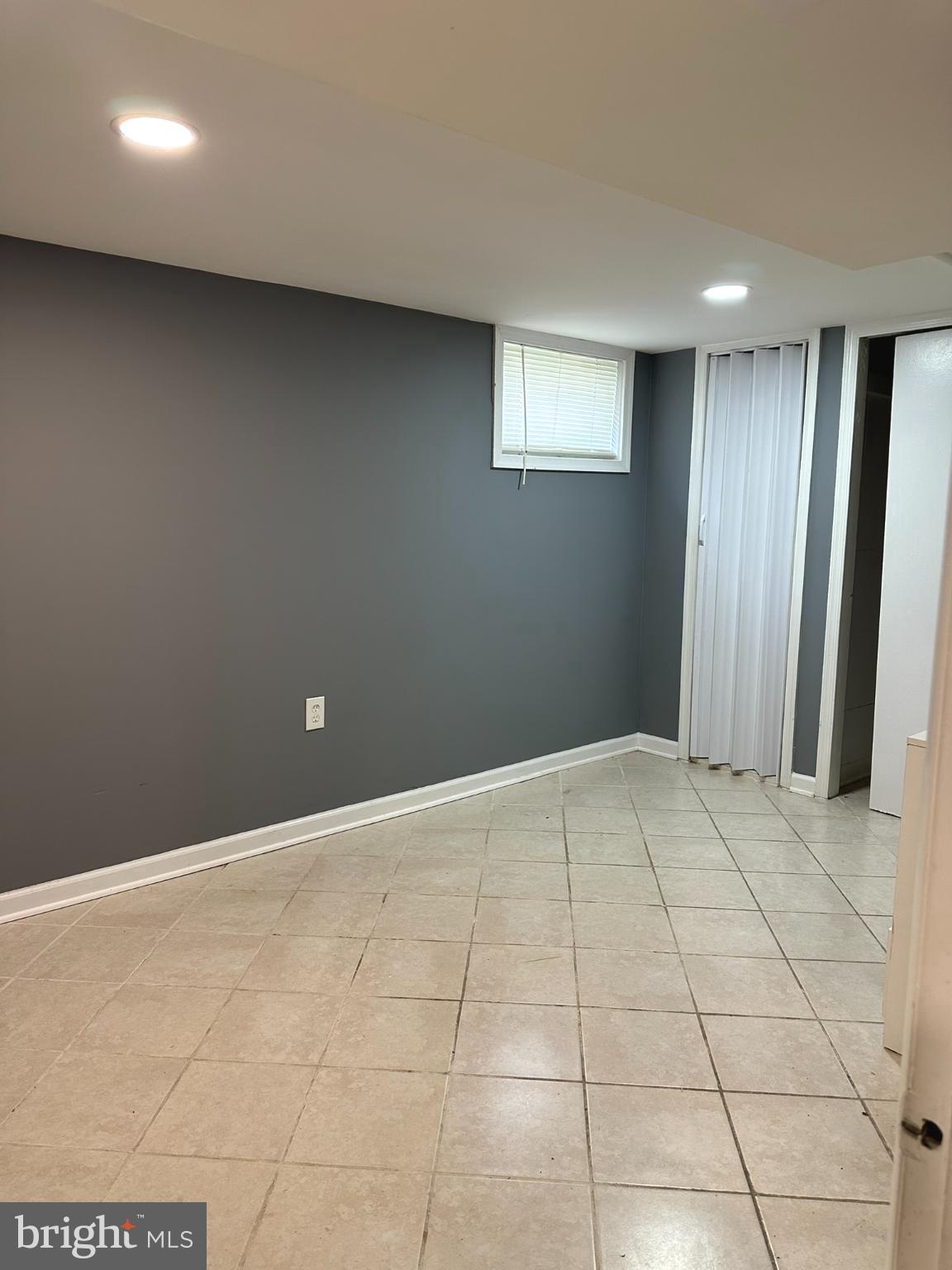 CATONSVILLE MANOR - Residential