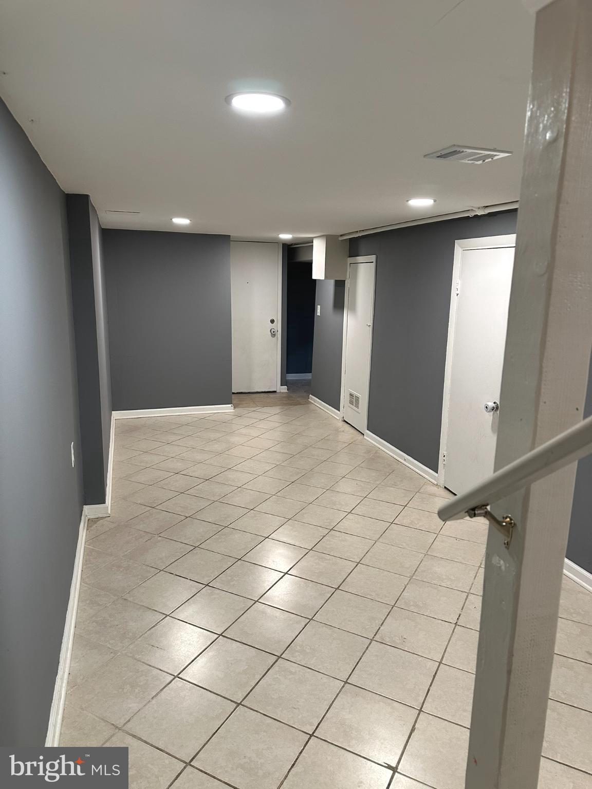 CATONSVILLE MANOR - Residential