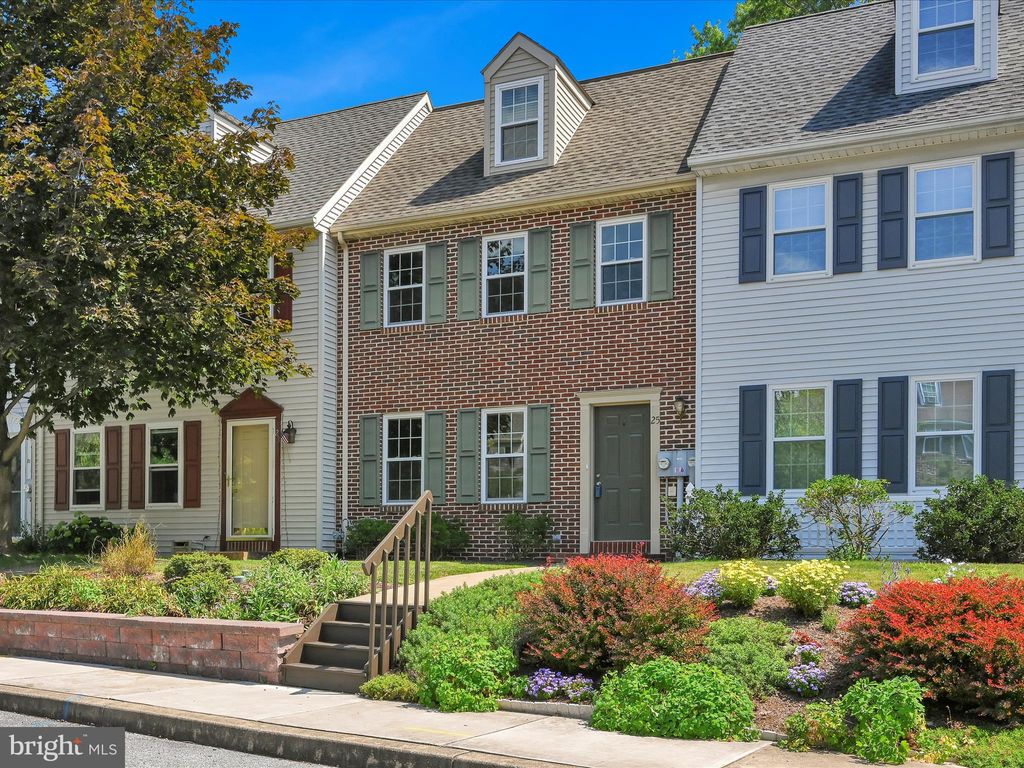 Photo of 25 PENNWICK DR, LITITZ, PA 17543 (MLS # PALA2039380)