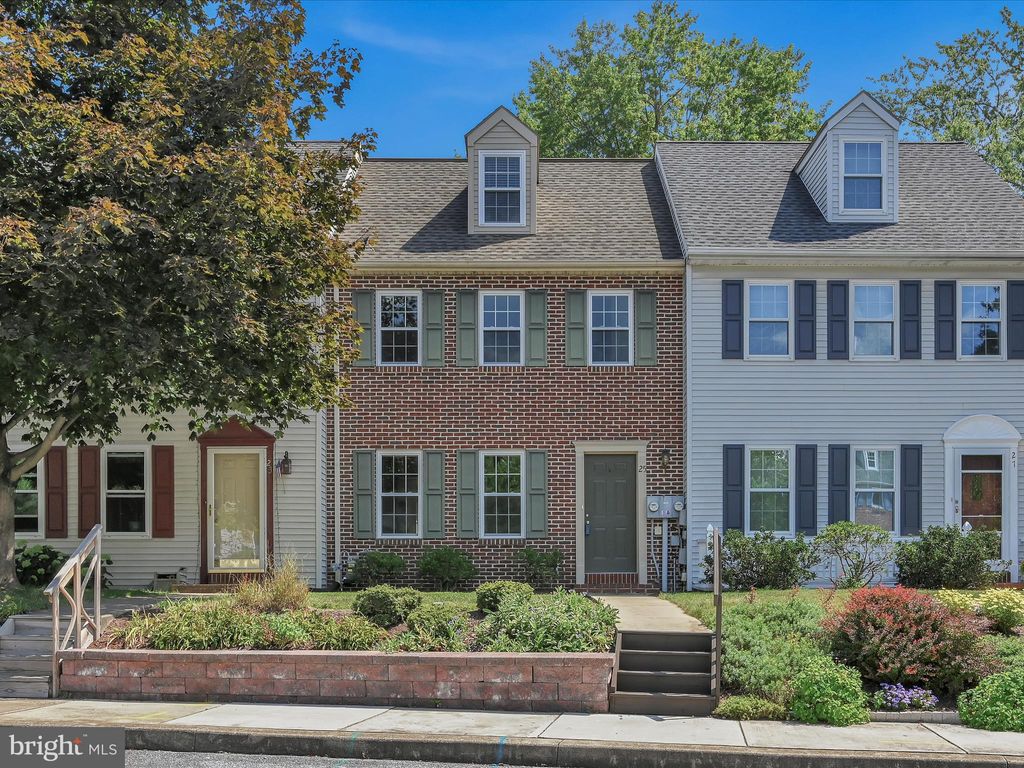 Photo of 25 PENNWICK DR, LITITZ, PA 17543 (MLS # PALA2039380)