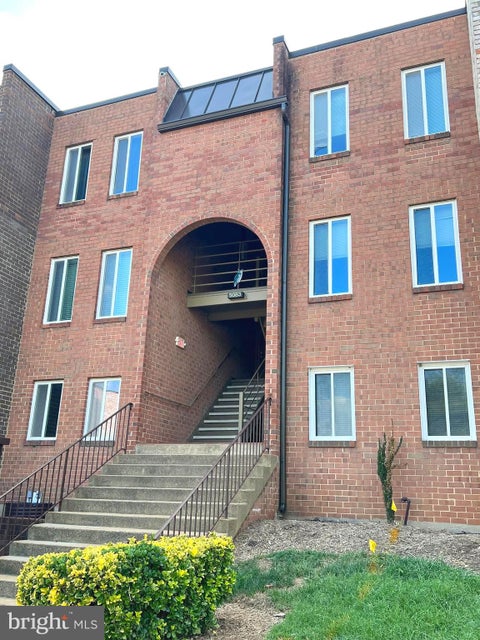 Photo of 5083 7th Road S #T2, ARLINGTON, VA 22204 (MLS # VAAR2079054)