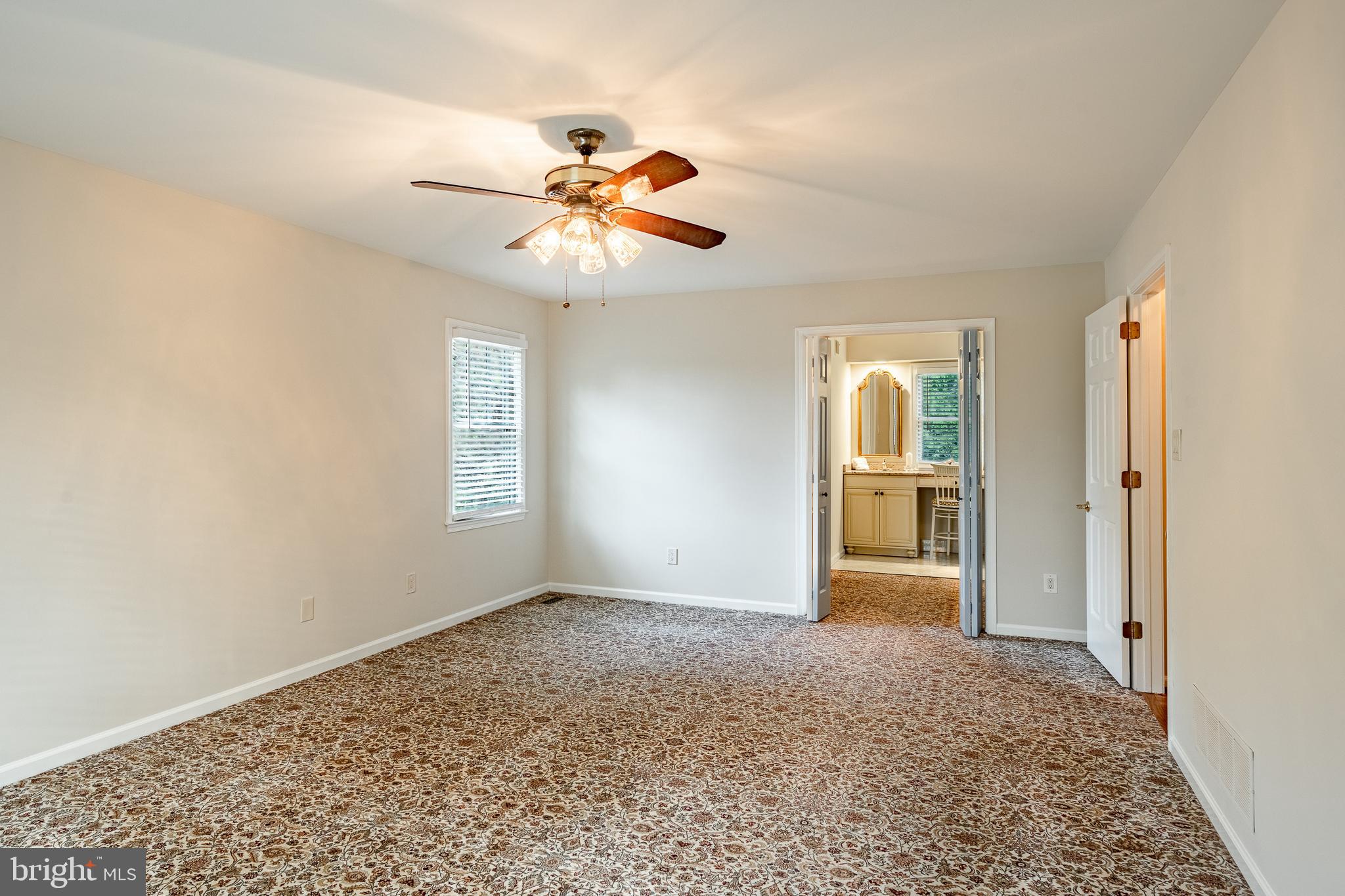 WHITE CHIMNEYS - Residential