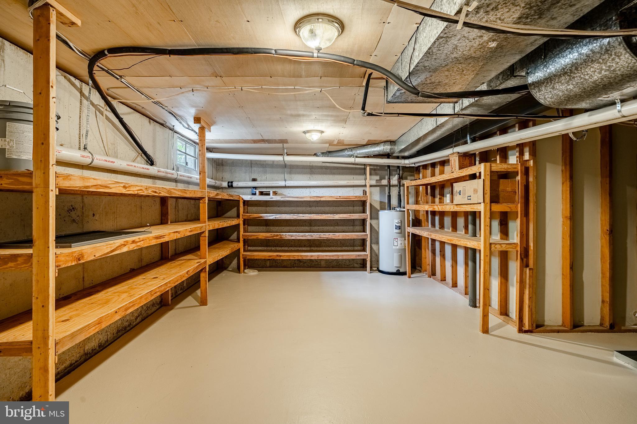 WHITE CHIMNEYS - Residential