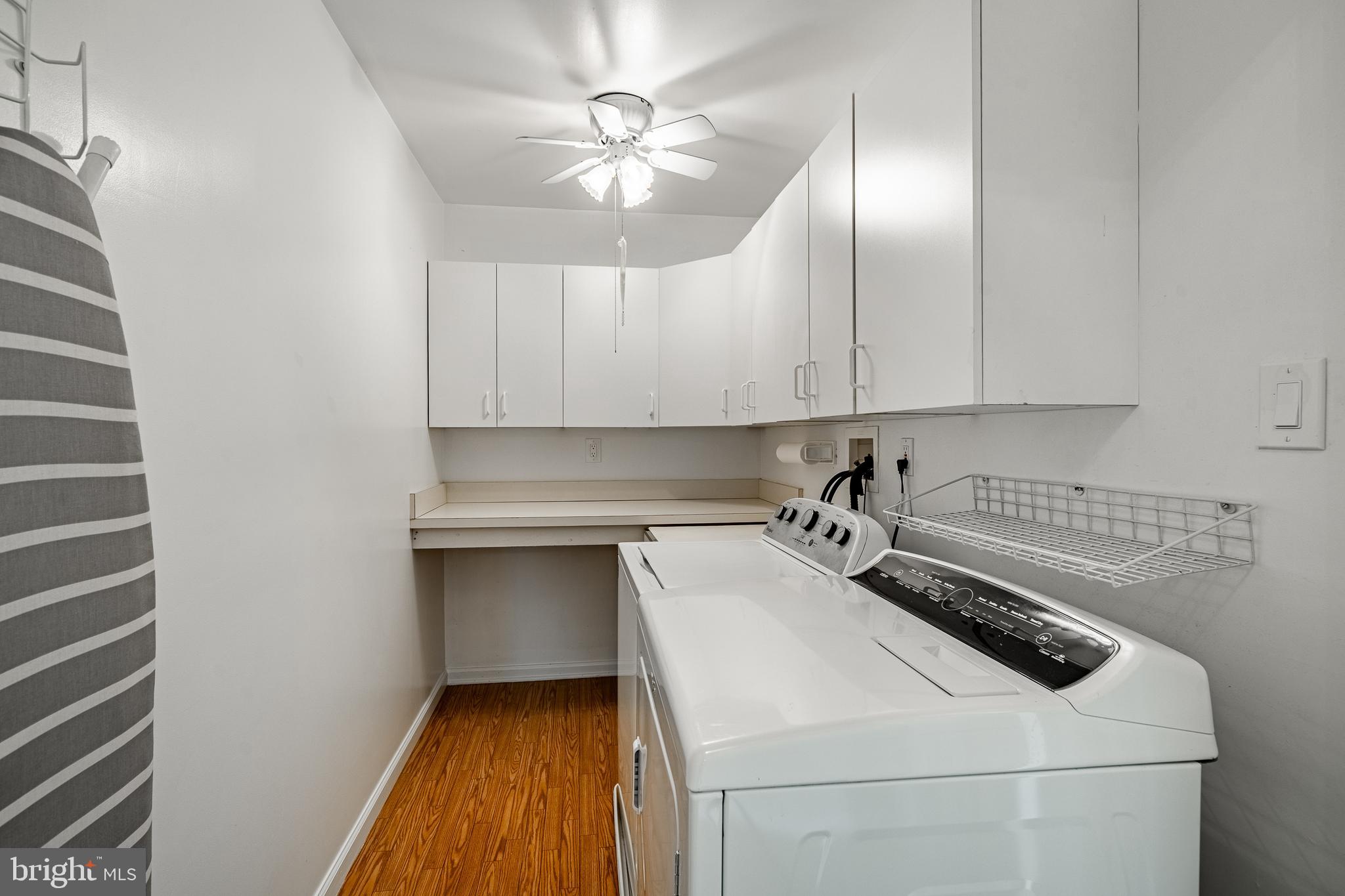 WHITE CHIMNEYS - Residential