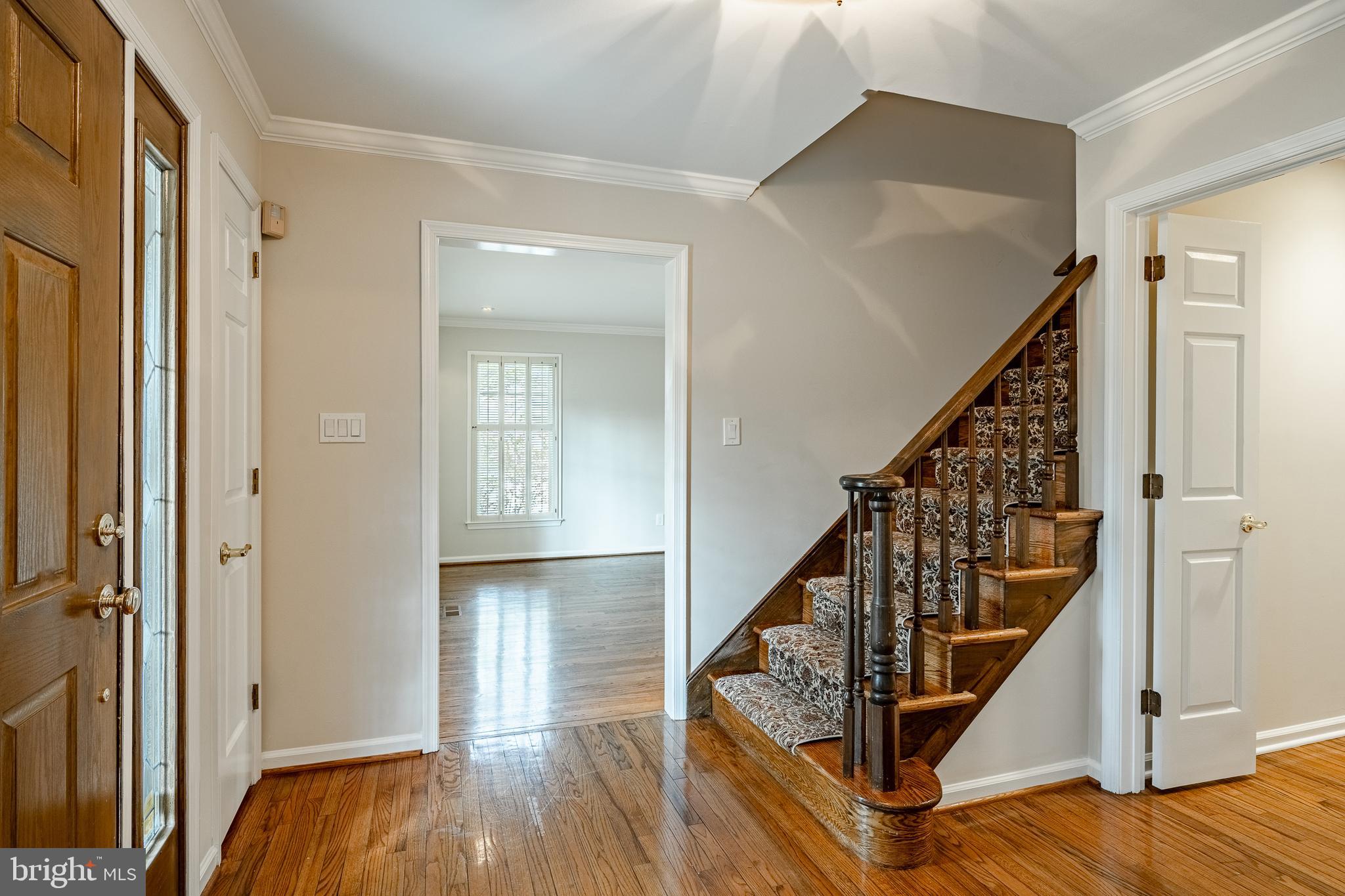 WHITE CHIMNEYS - Residential