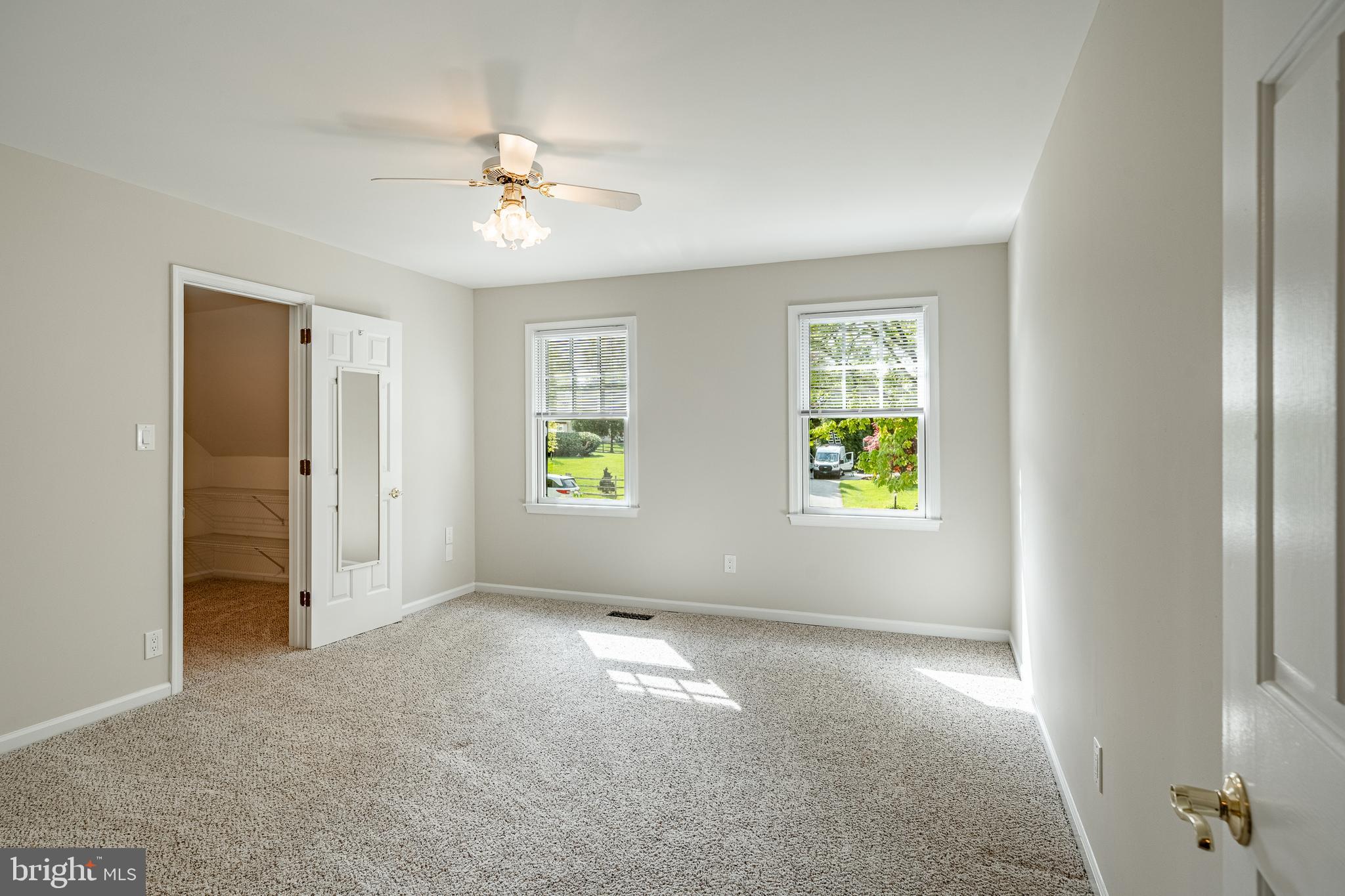 WHITE CHIMNEYS - Residential