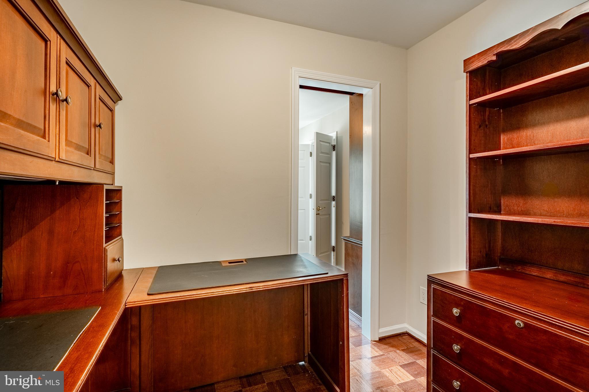 WHITE CHIMNEYS - Residential