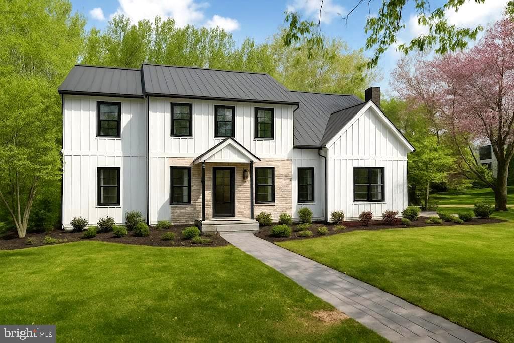 WHITE CHIMNEYS - Residential