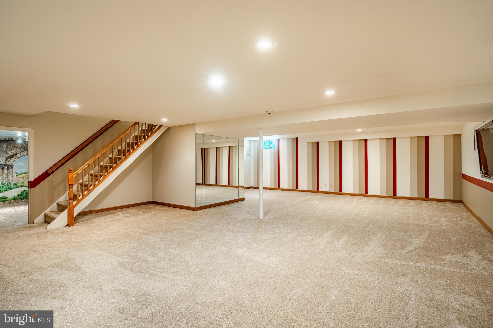 WHITE CHIMNEYS - Residential