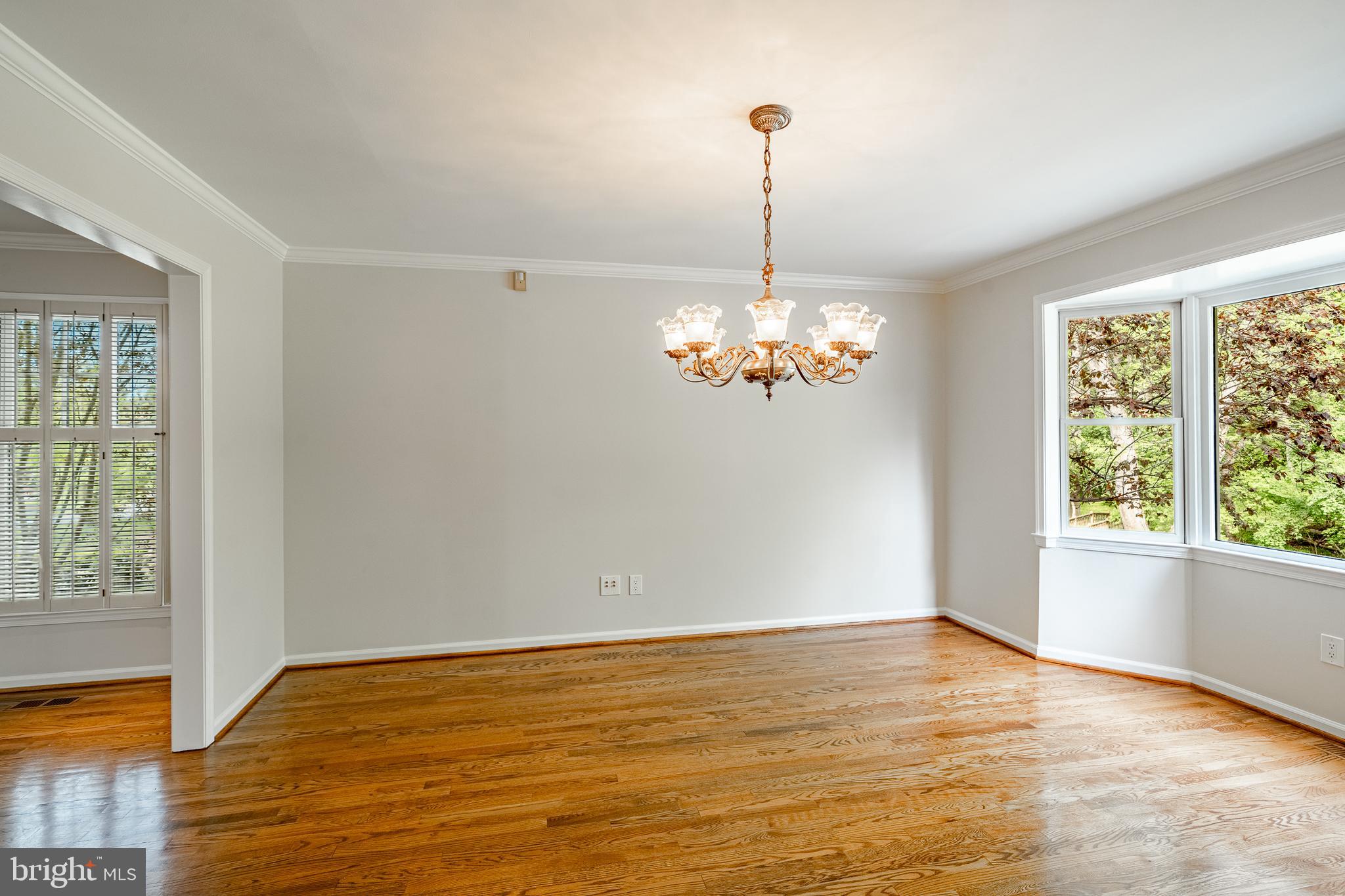 WHITE CHIMNEYS - Residential