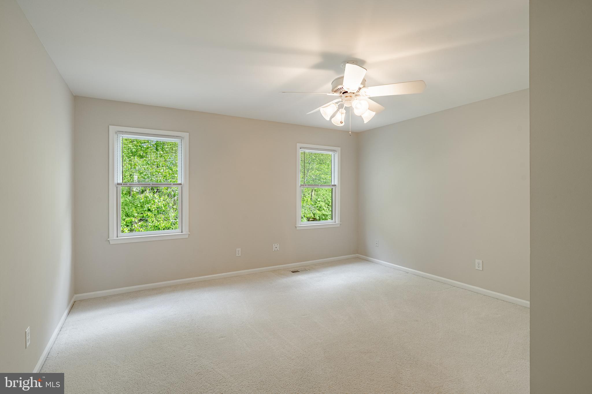 WHITE CHIMNEYS - Residential