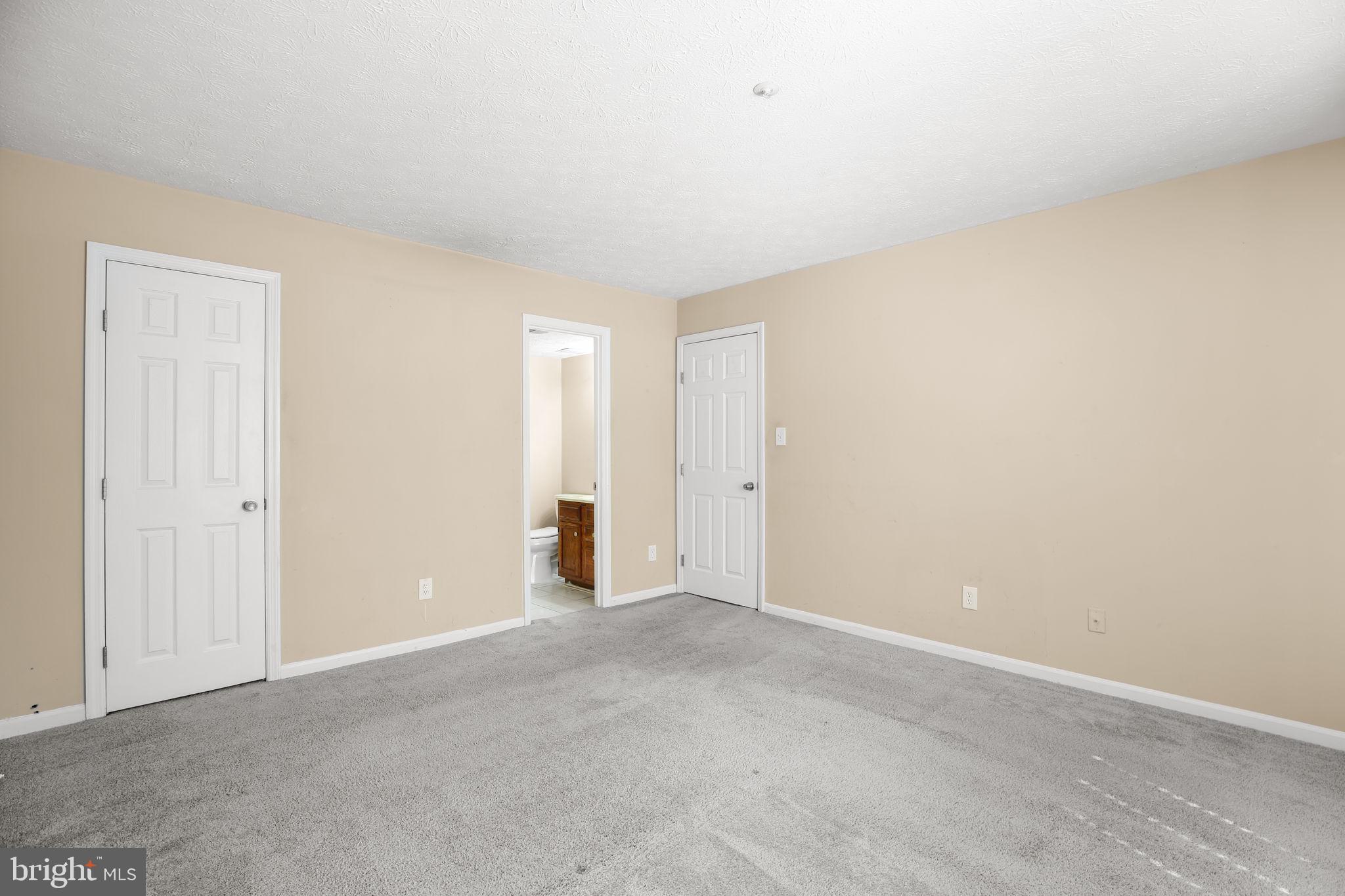 SHERBROOKE CONDO - Residential