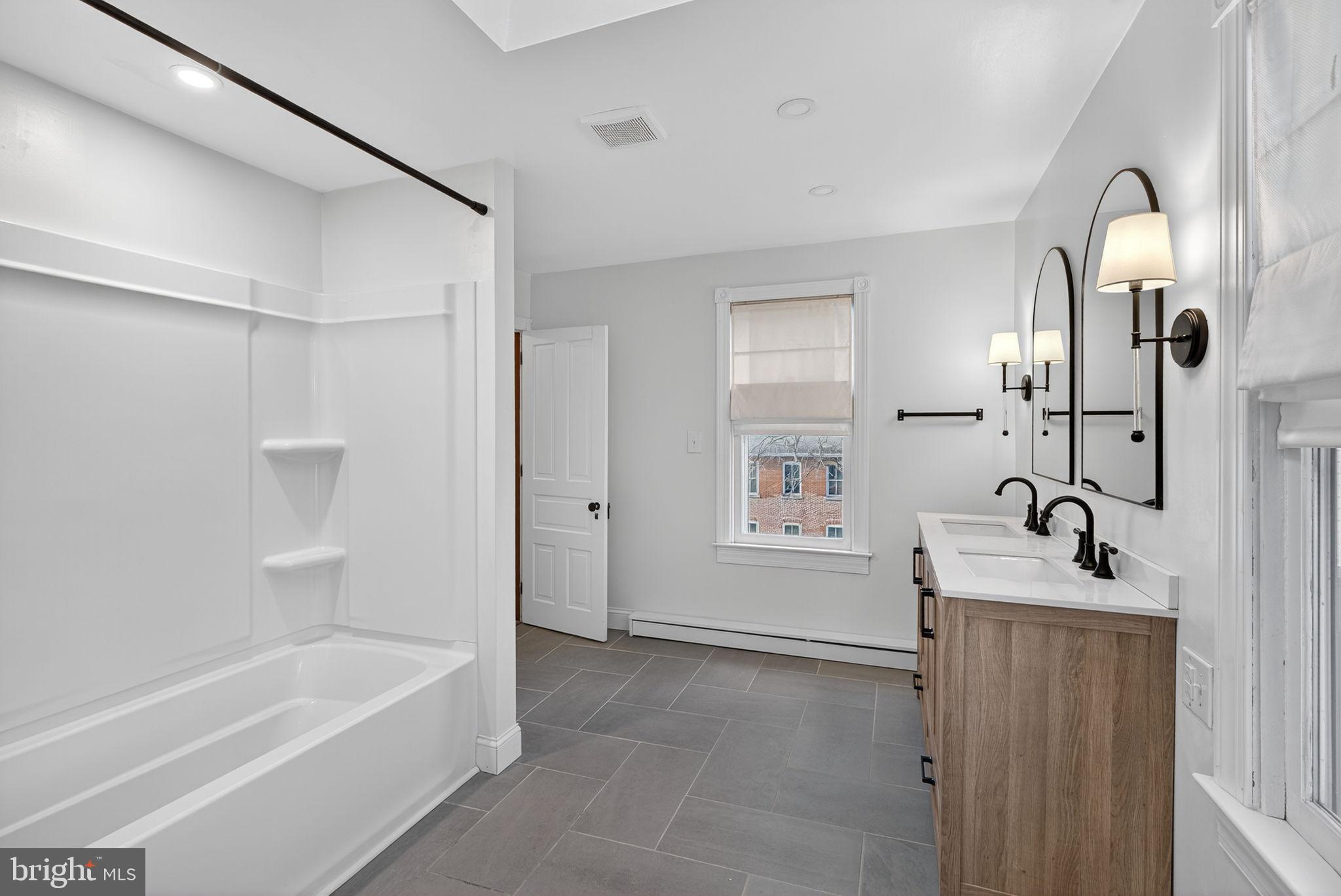 SHELLY - Residential