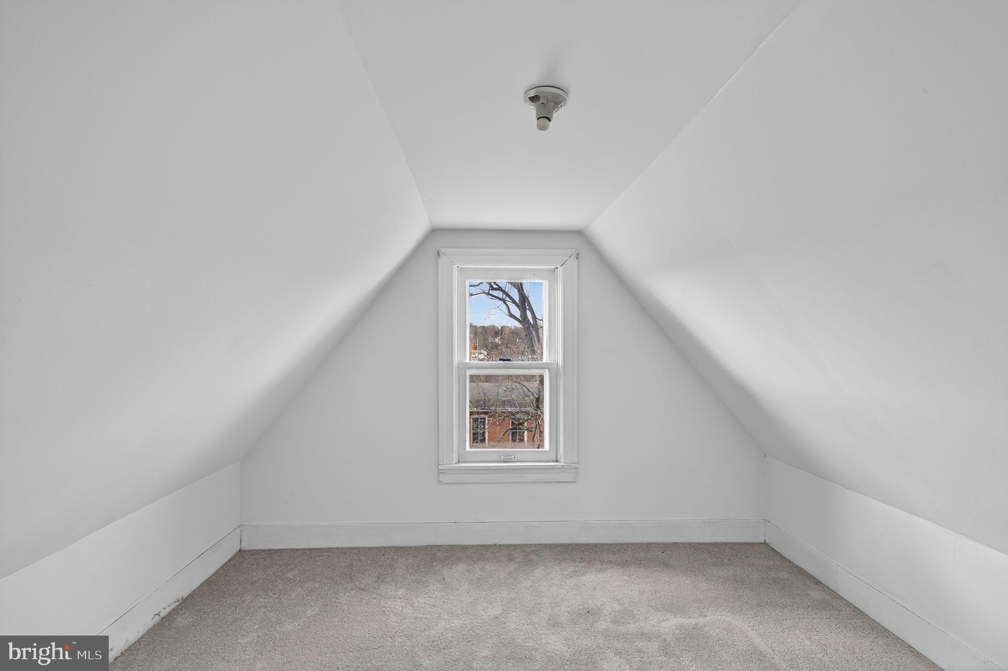 SHELLY - Residential