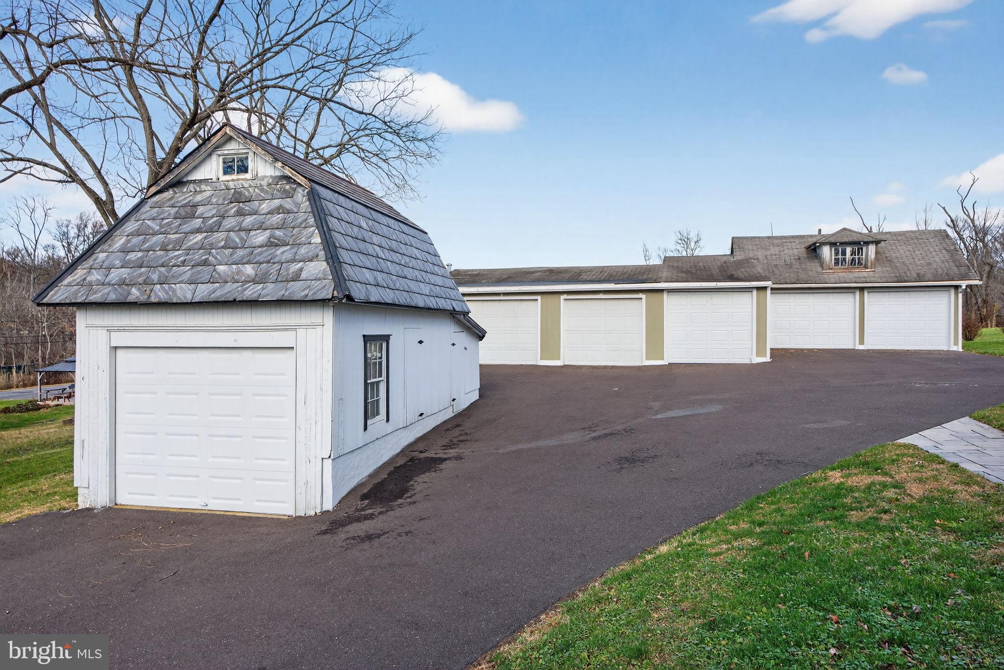 SHELLY - Residential