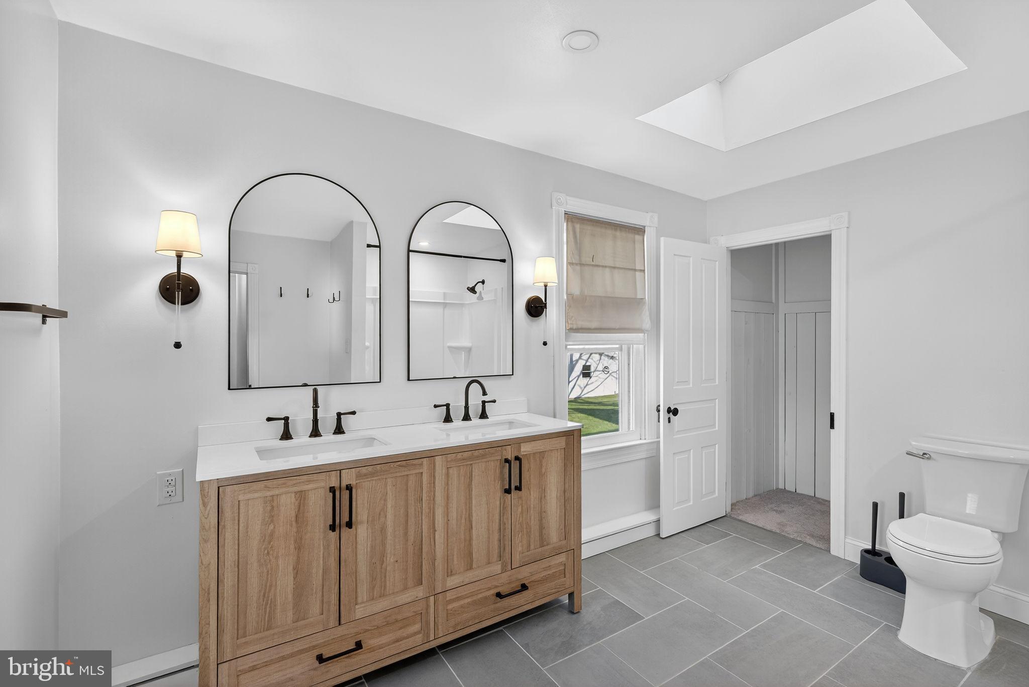 SHELLY - Residential