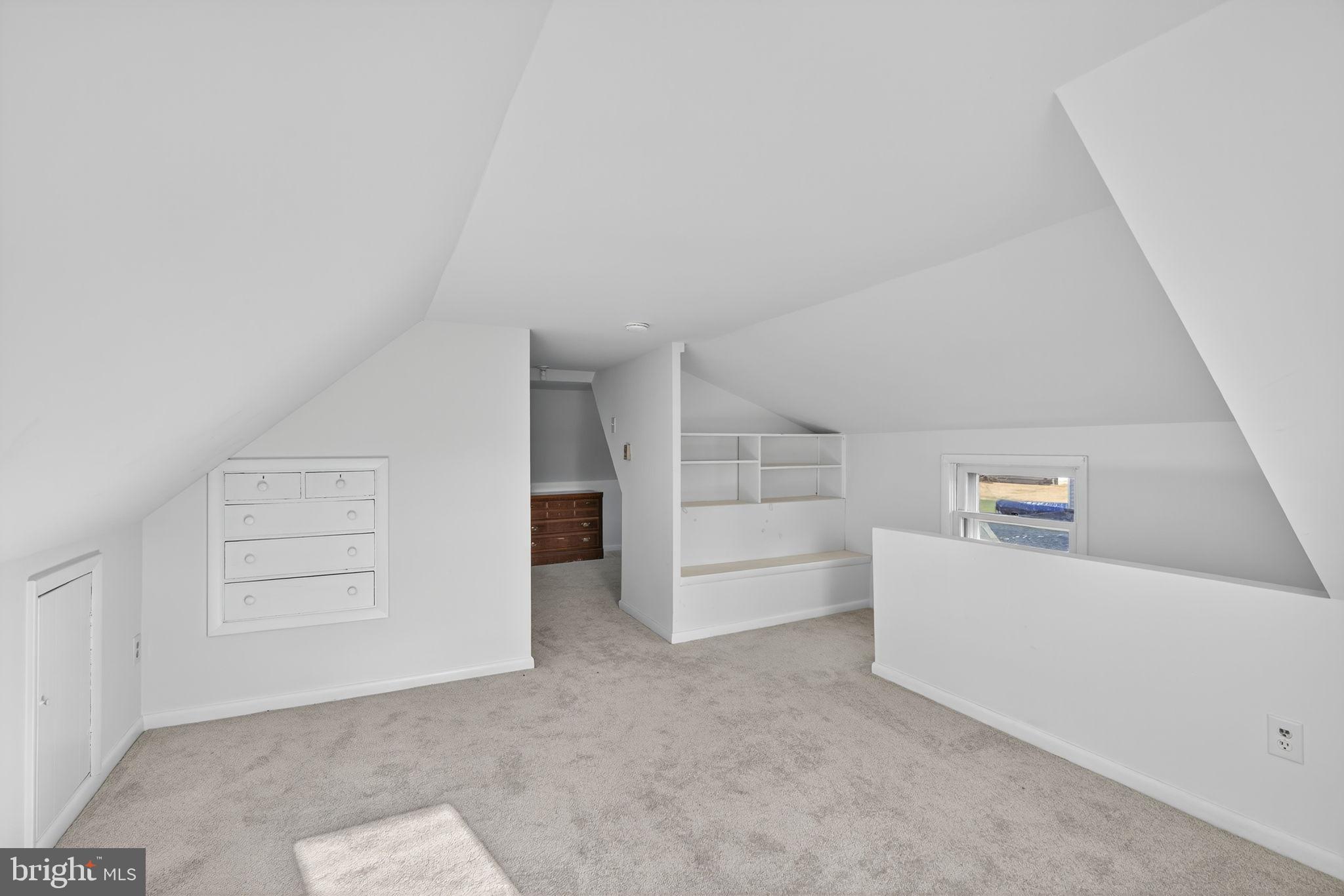 SHELLY - Residential