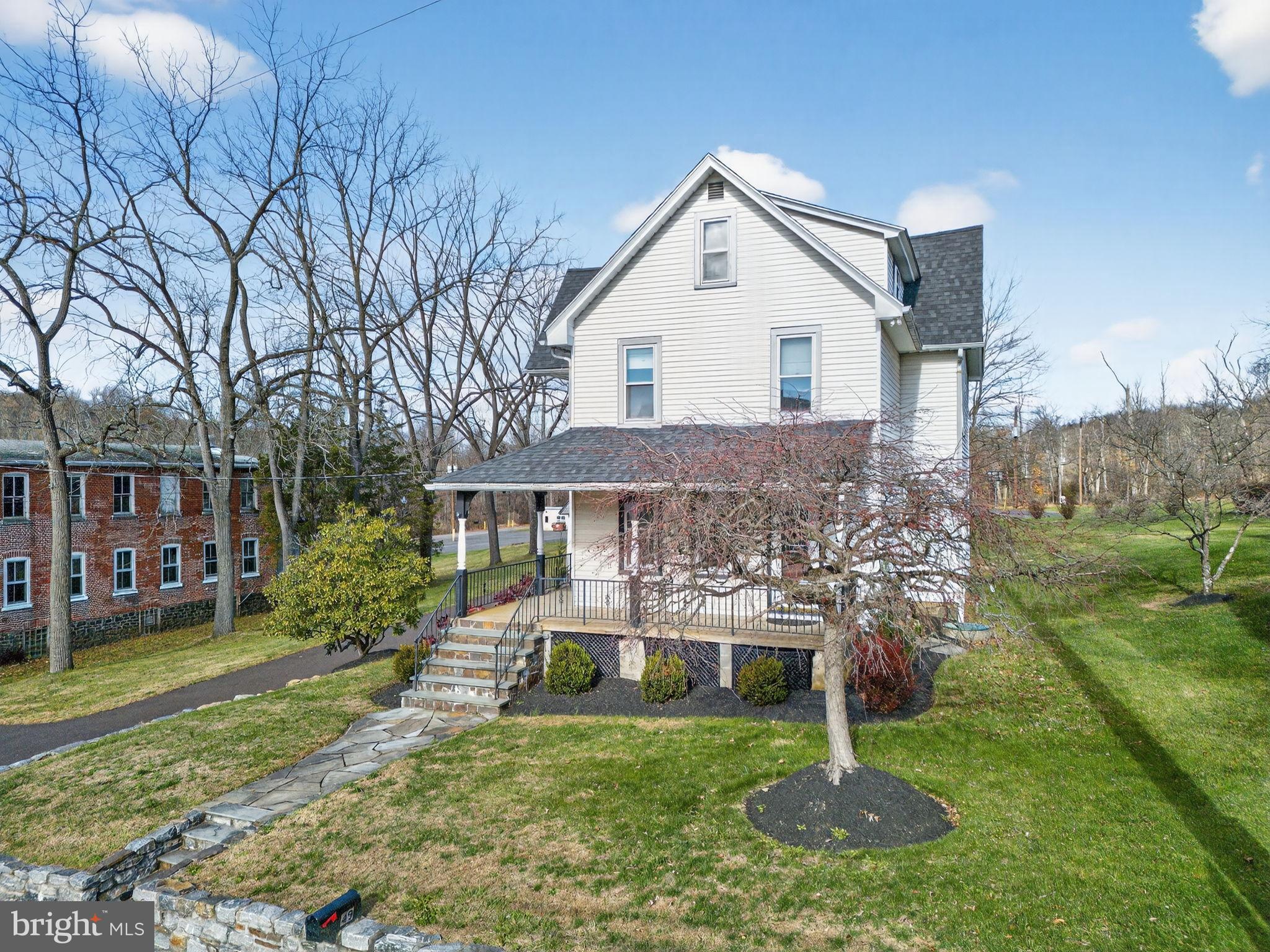 SHELLY - Residential