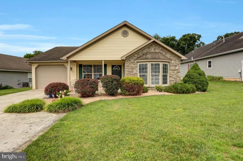 Homes For Sale - 84 Lantern Lane<br/> Cumberland County, SHIPPENSBURG, PA 17257