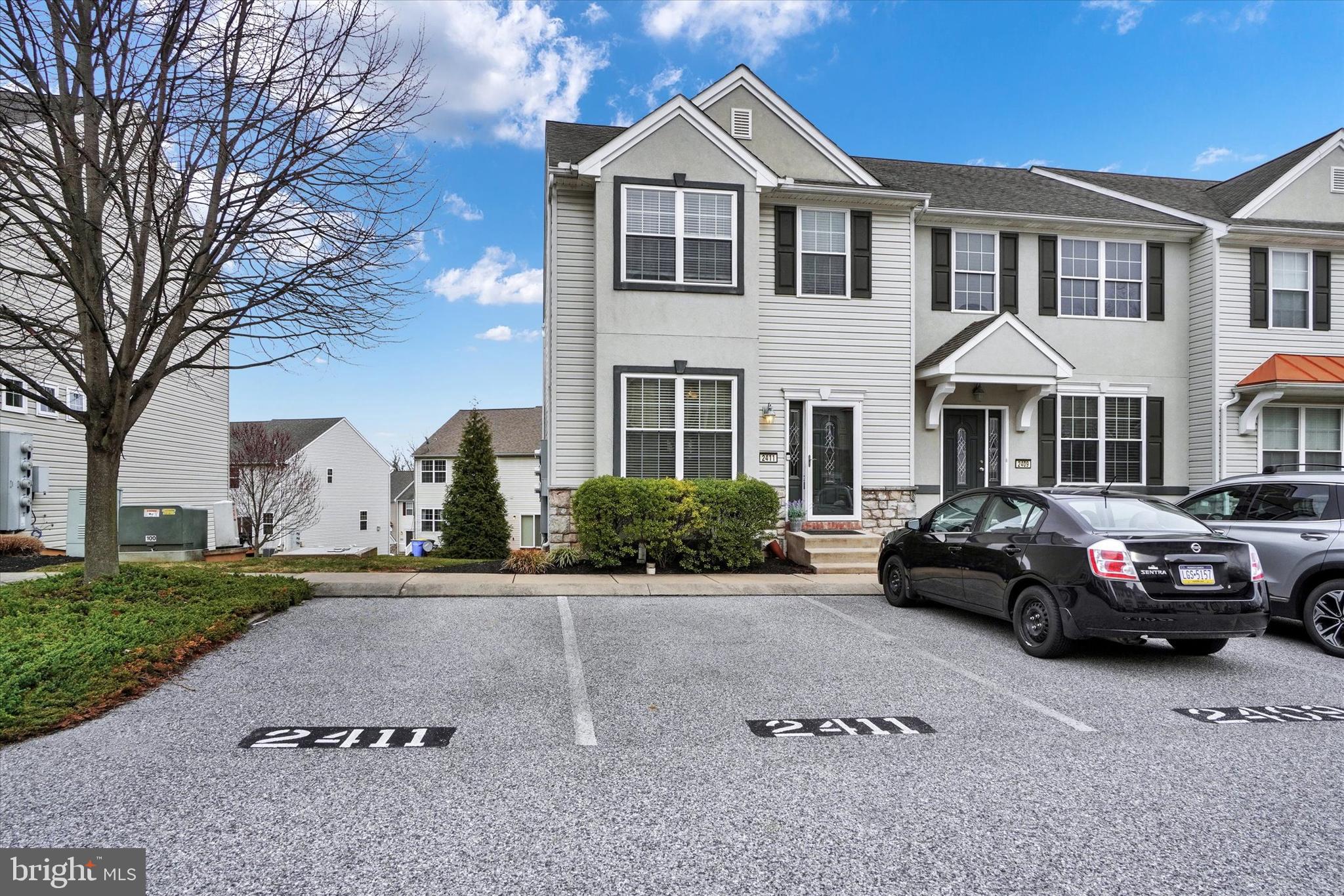 IVY GREENS CONDOMINIUMS - Residential