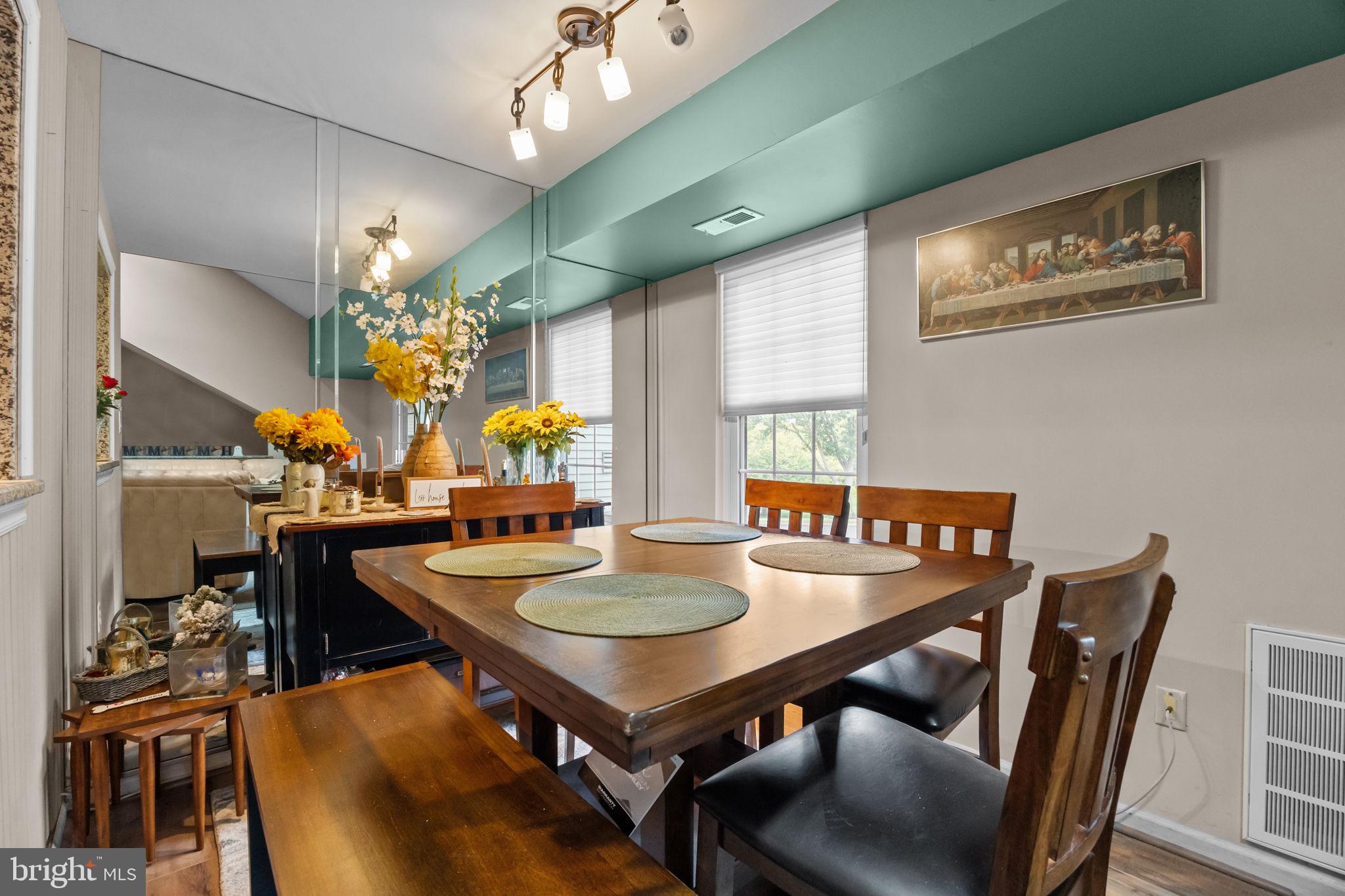 HAMPTON GREENS - Residential